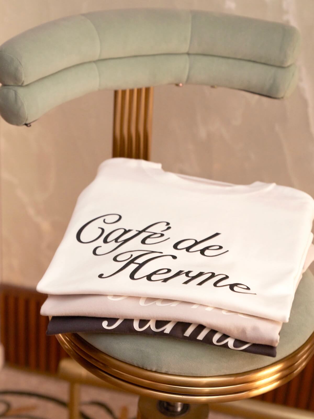 Café de Herme Tee