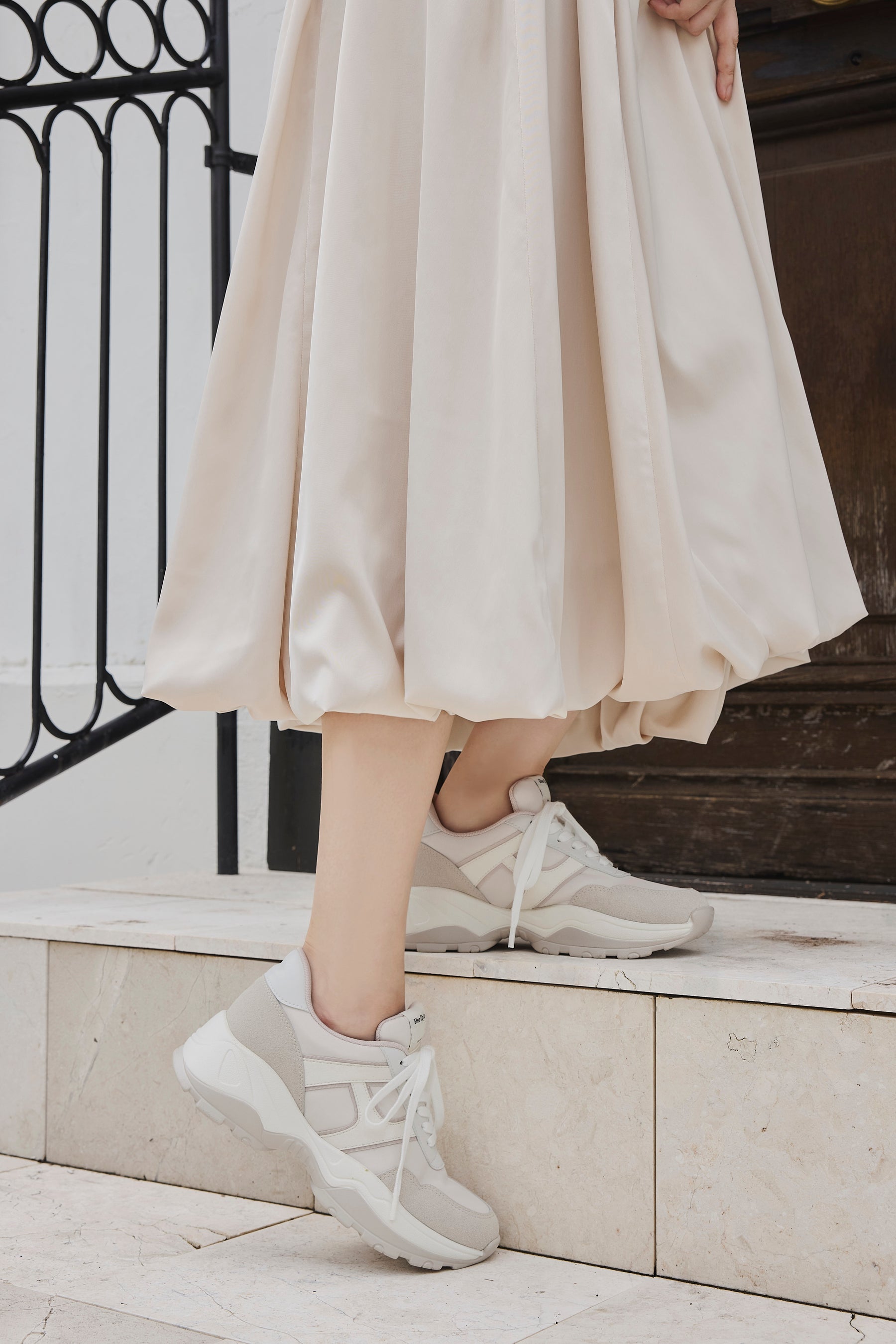 【white / beige / black×white / bordeaux】Le City HLT Sneakers