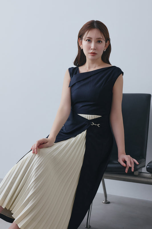 【8月上旬發送】Elena Pleated Wrap Dress