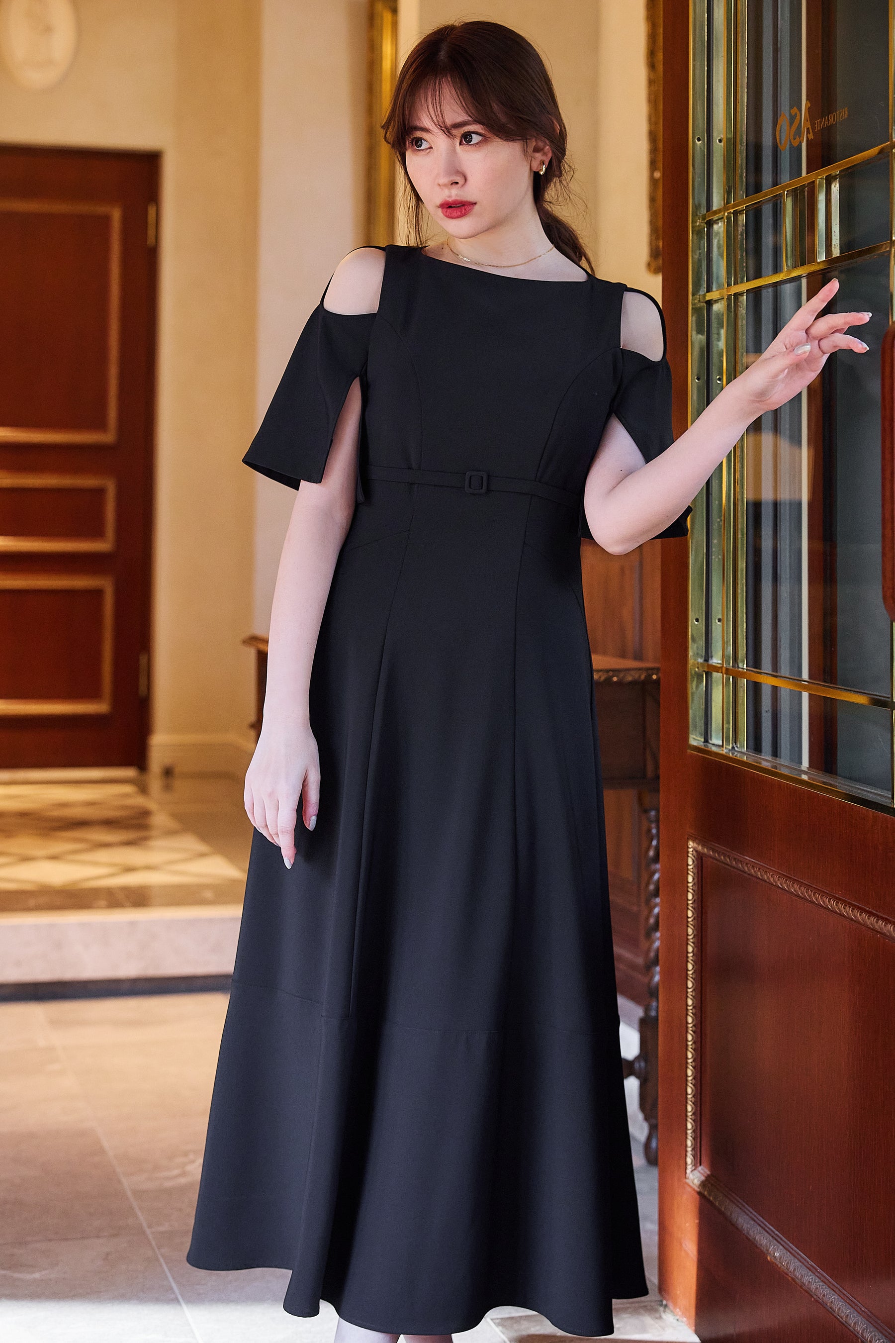 【新色】Adelaide Slit Sleeve Belted Dress