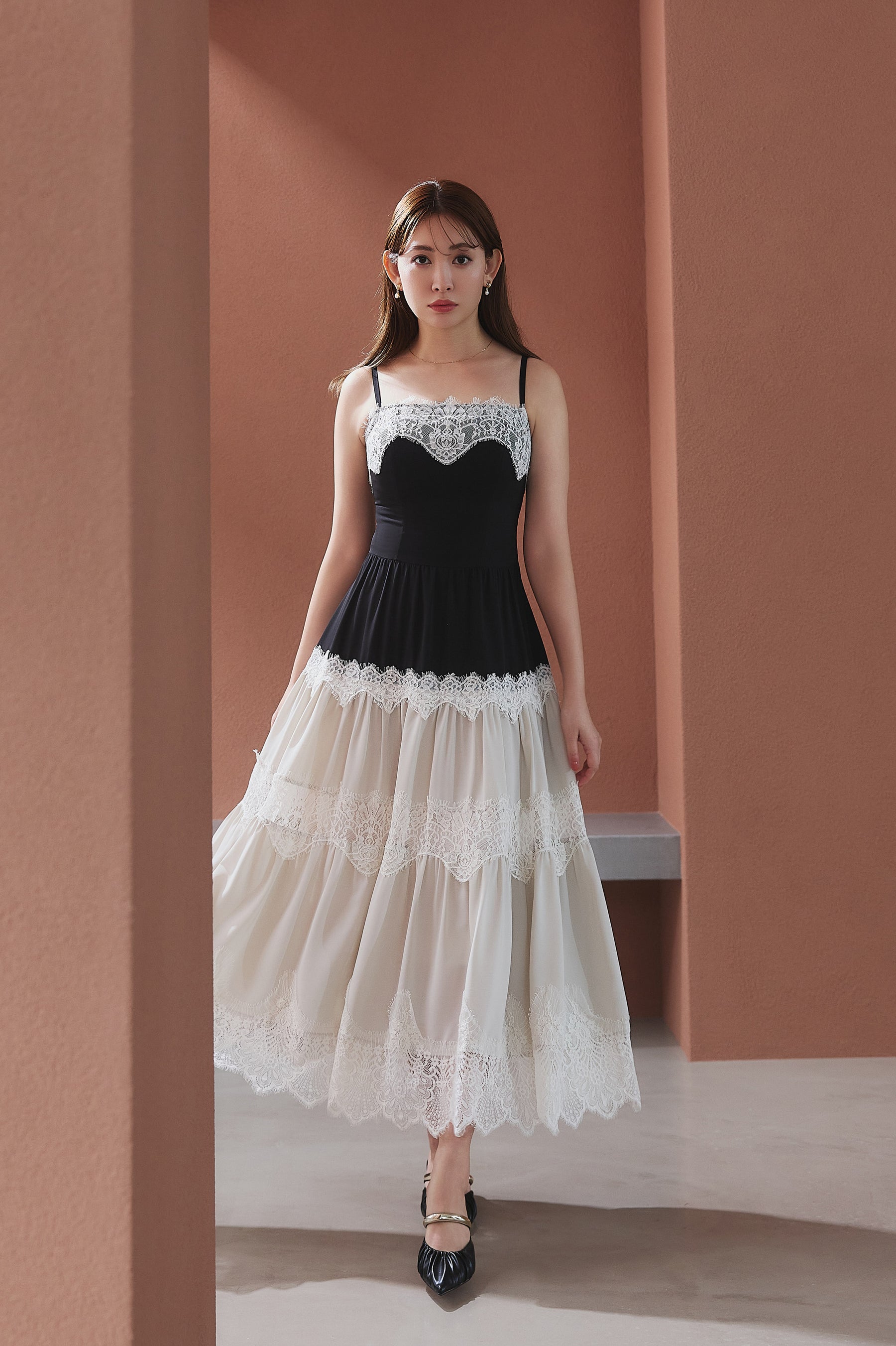 【8月上旬発送】Isa Tiered Lace Cami Dress