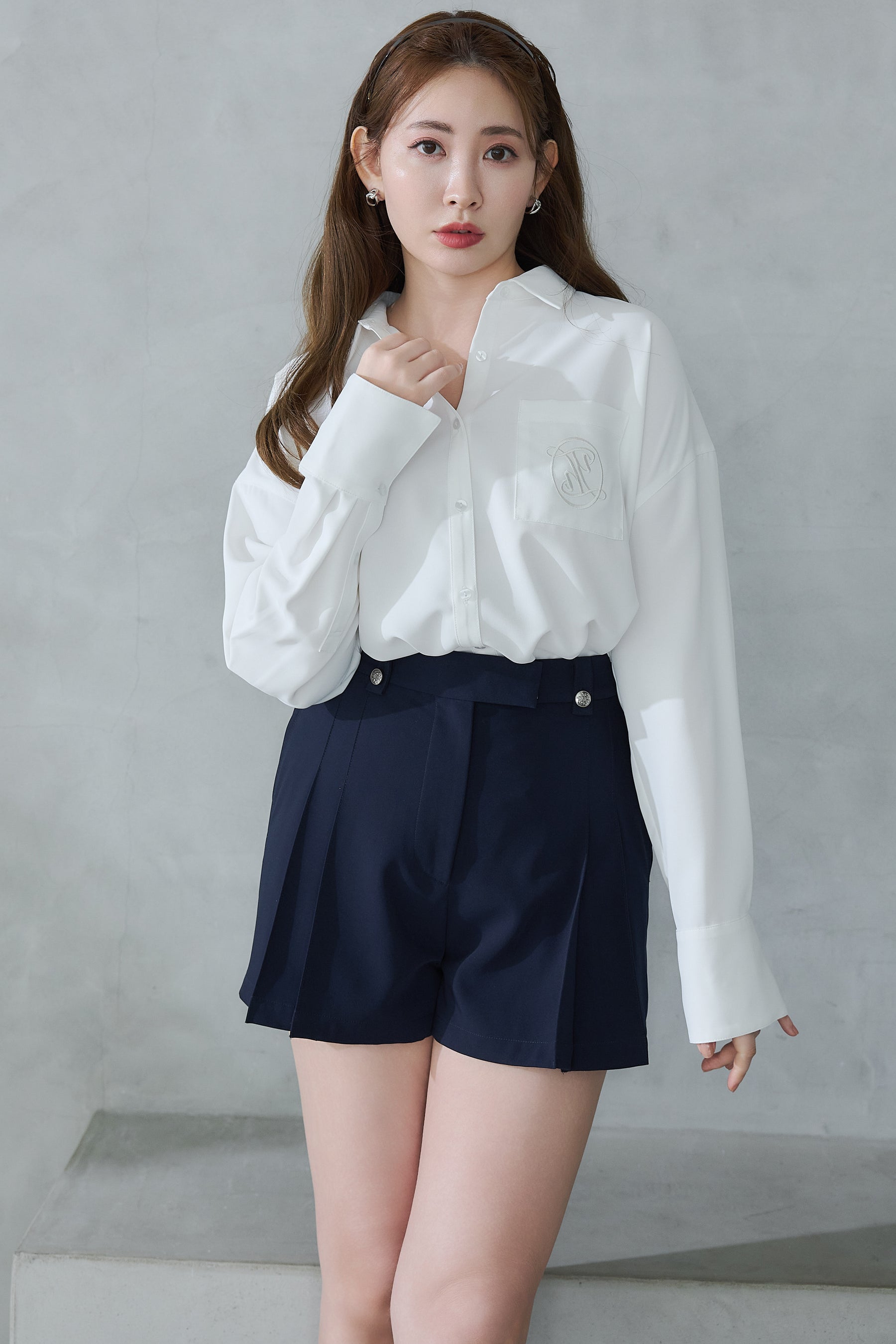 Front Tuck Twill Shorts