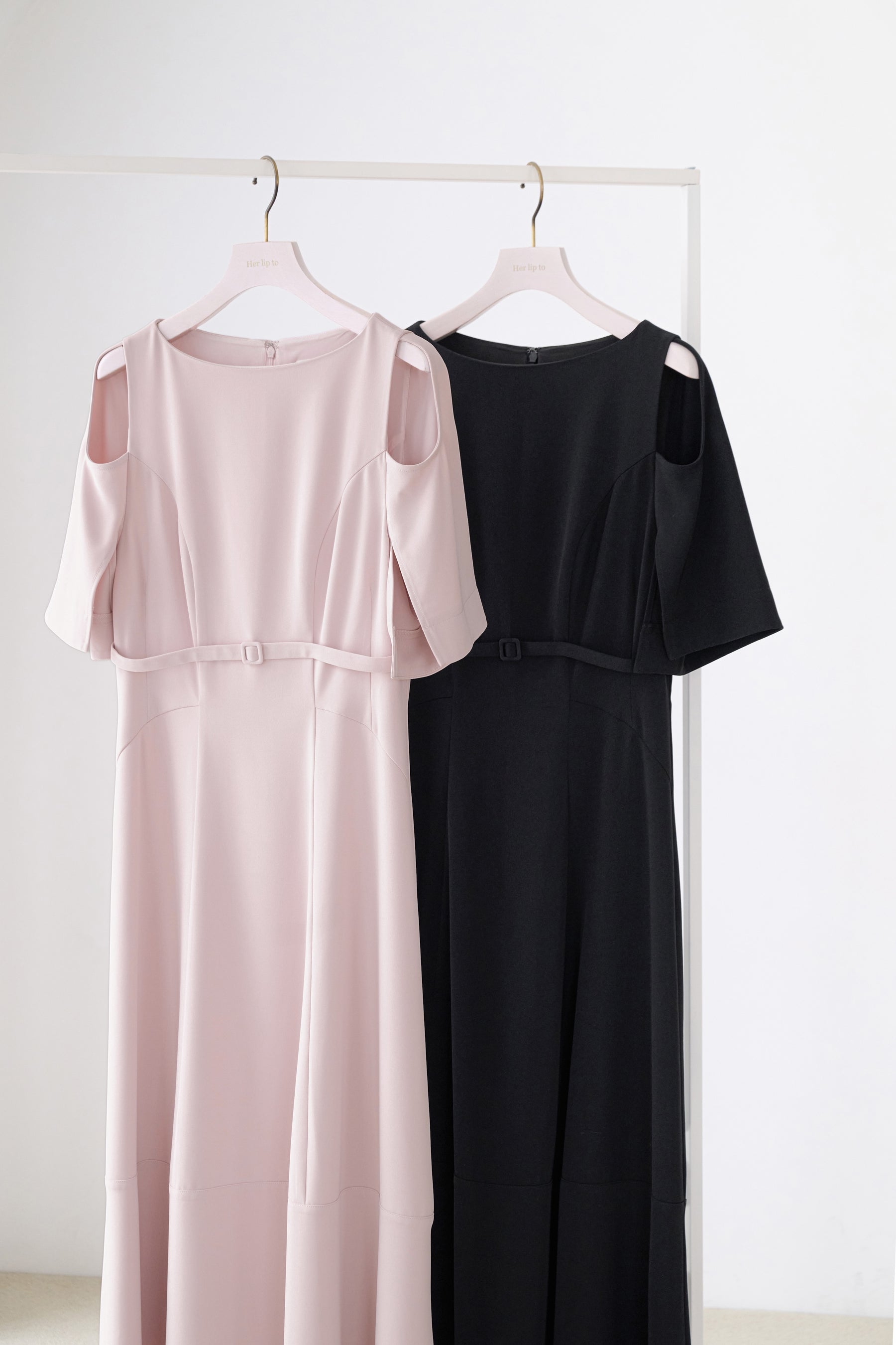 【新色】Adelaide Slit Sleeve Belted Dress