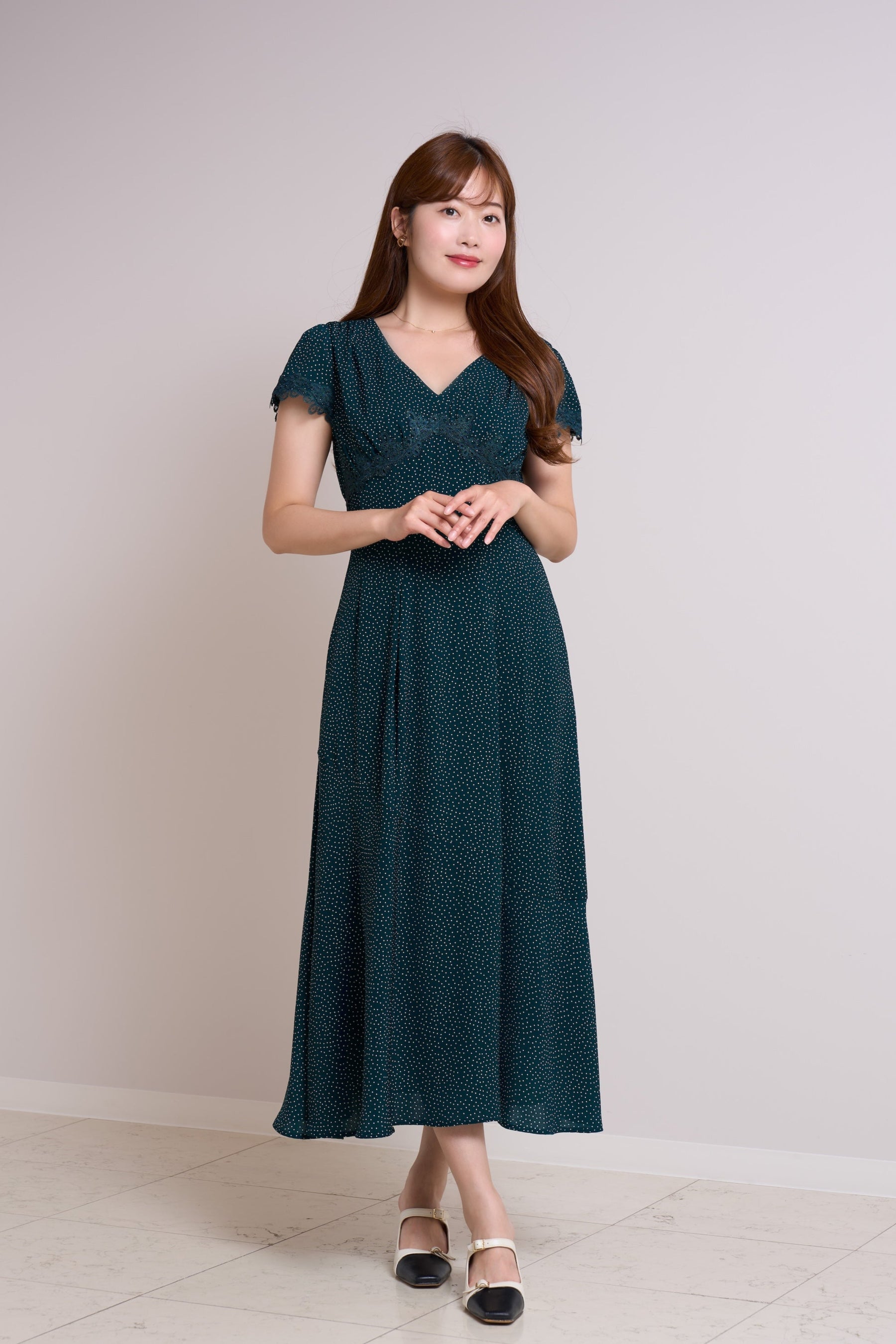 【新色】Polka-Dot Lace-Trim Dress