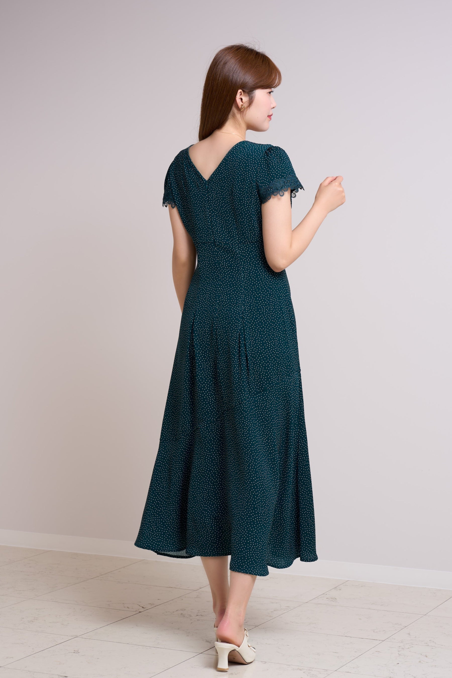 【新色】Polka-Dot Lace-Trim Dress