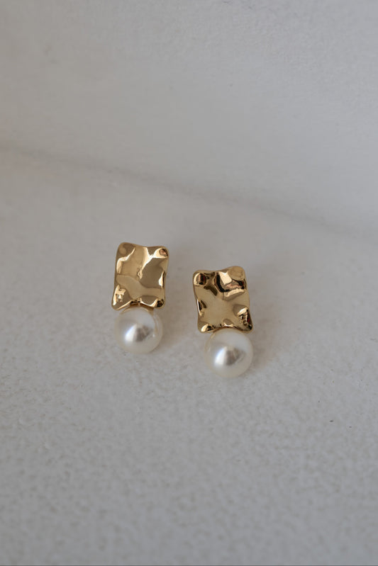 Gold Square Pearl Pierces/Earrings