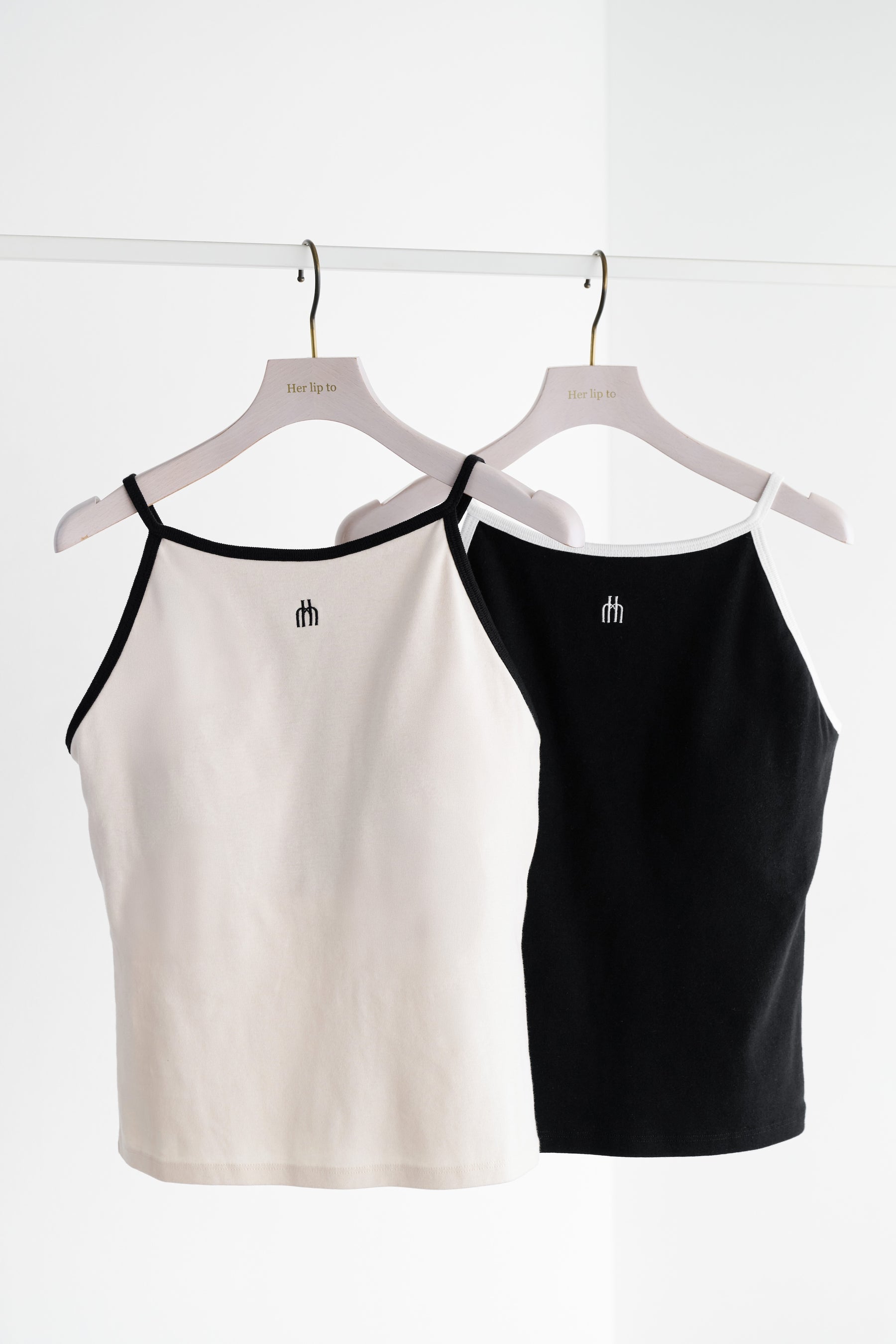 Trois Logo Top