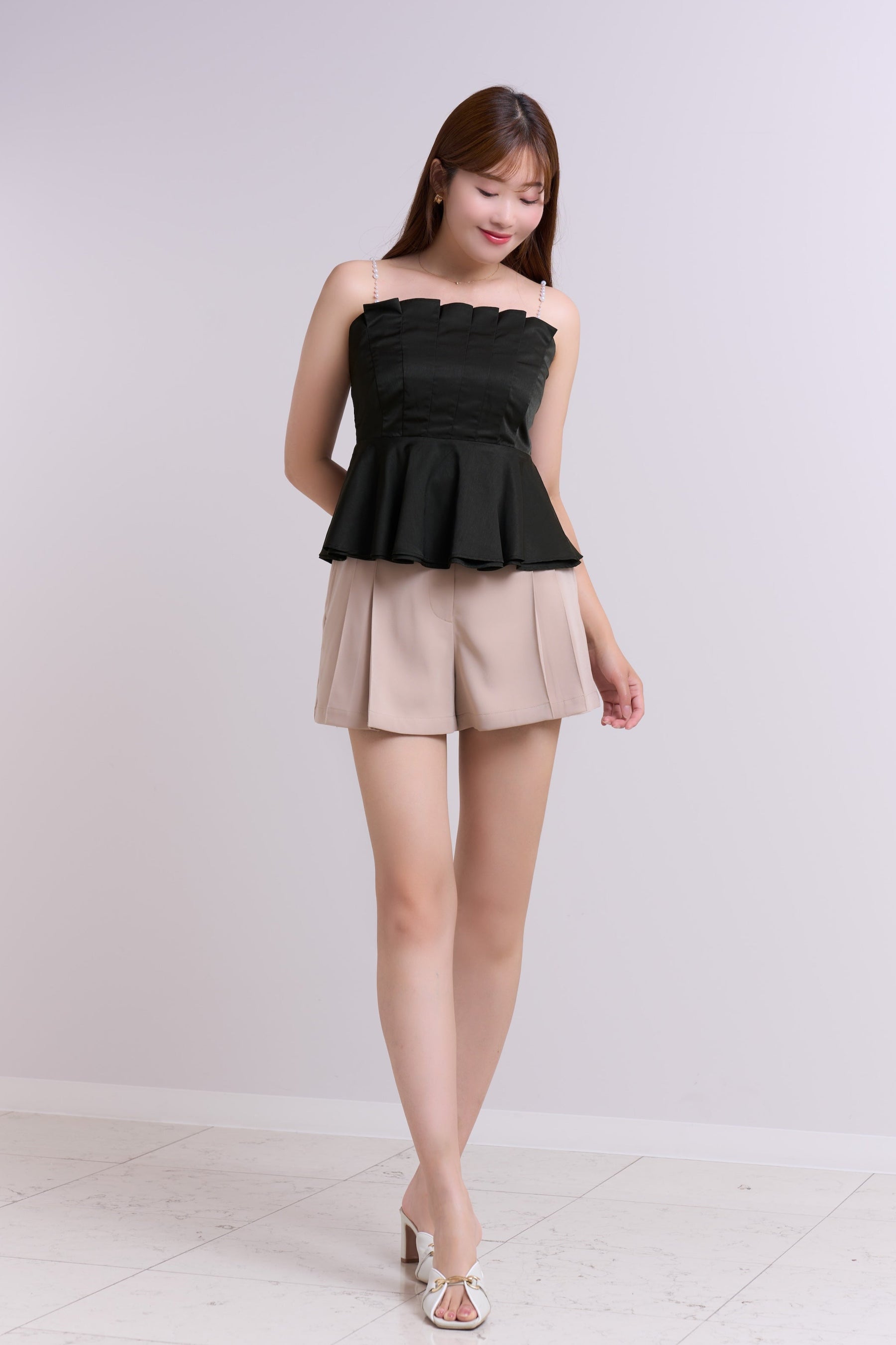 【7月下旬発送】Pearl-Strap Frill Top