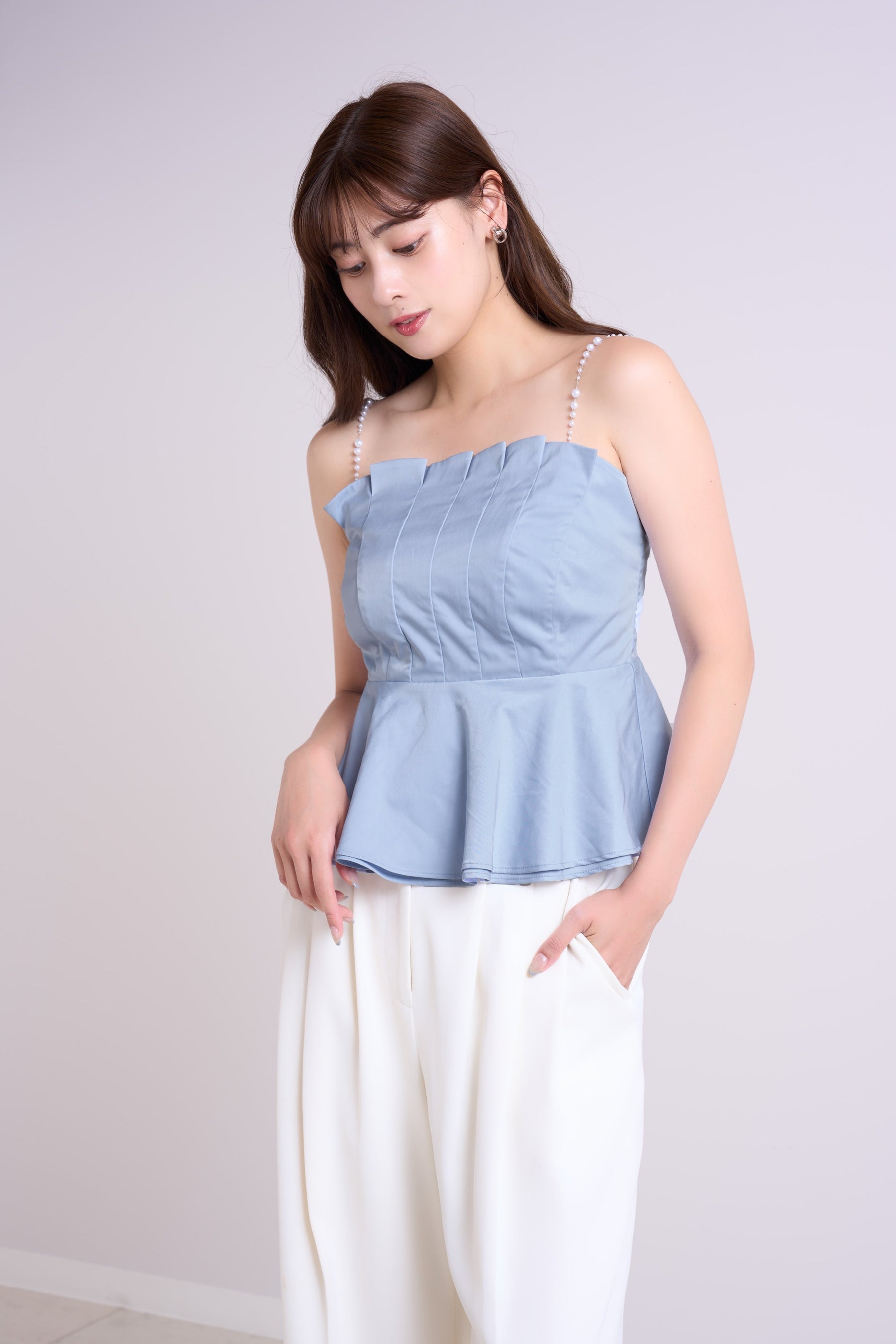【7月下旬発送】Pearl-Strap Frill Top