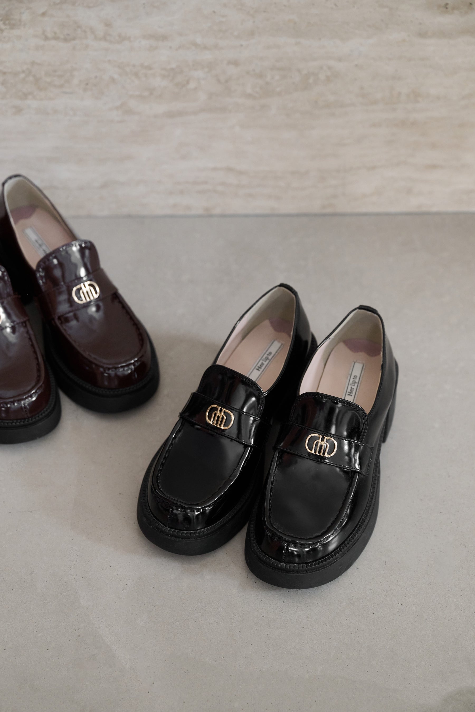 【新色】Trois Logo Loafers