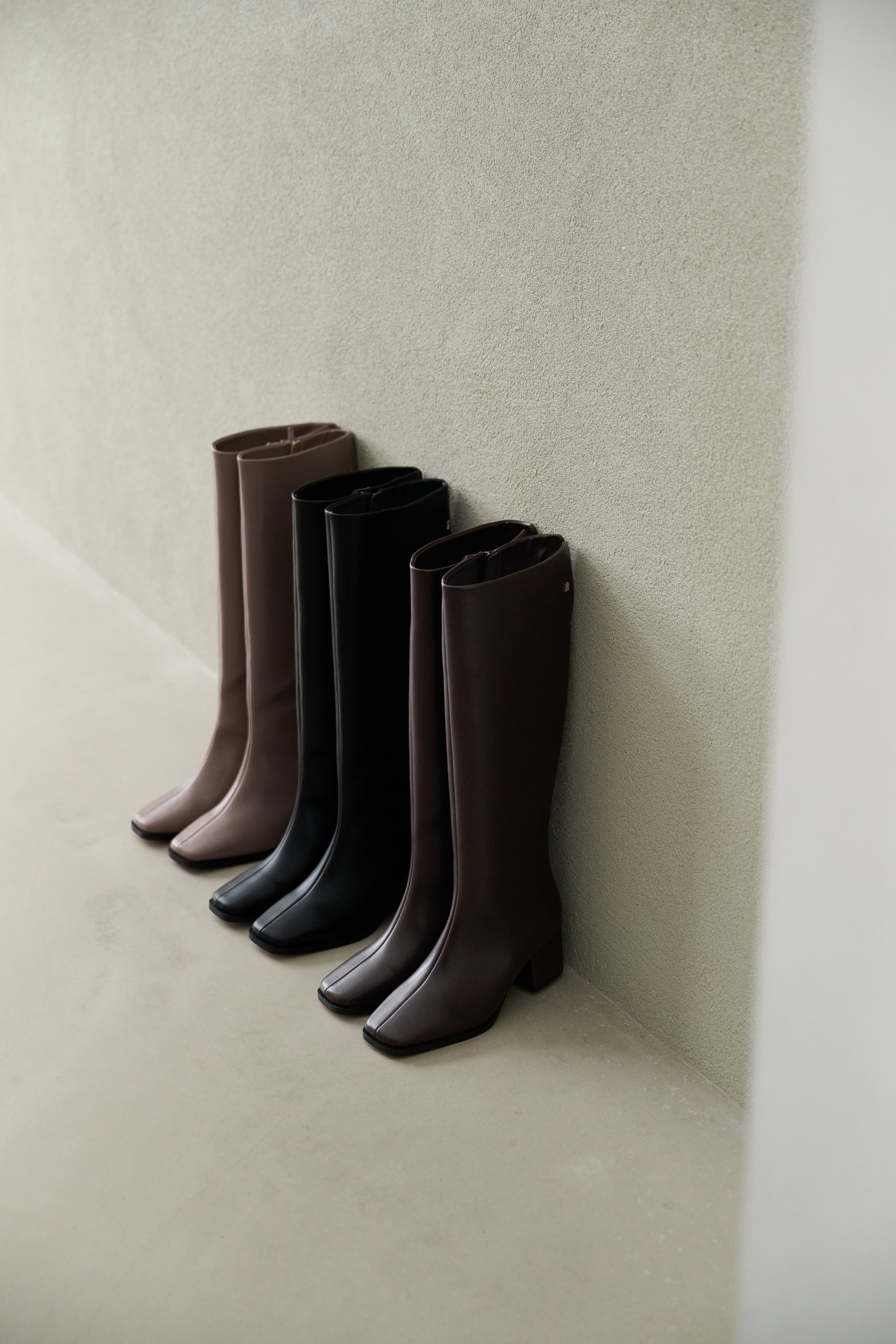 【9月下旬発送】Back Slit Long Boots