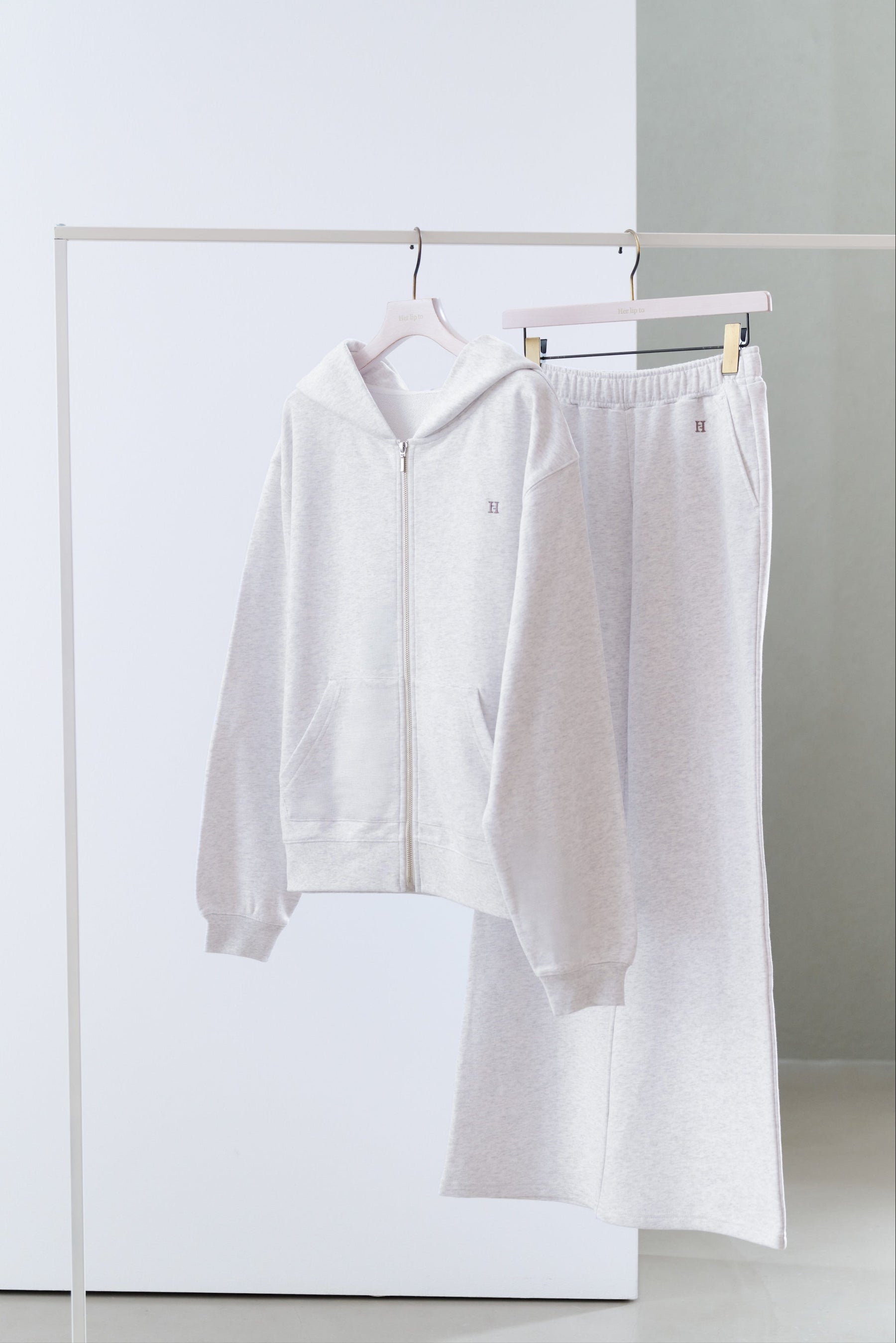 【light gray / pink】Flight Mode Semi-Flare Pants