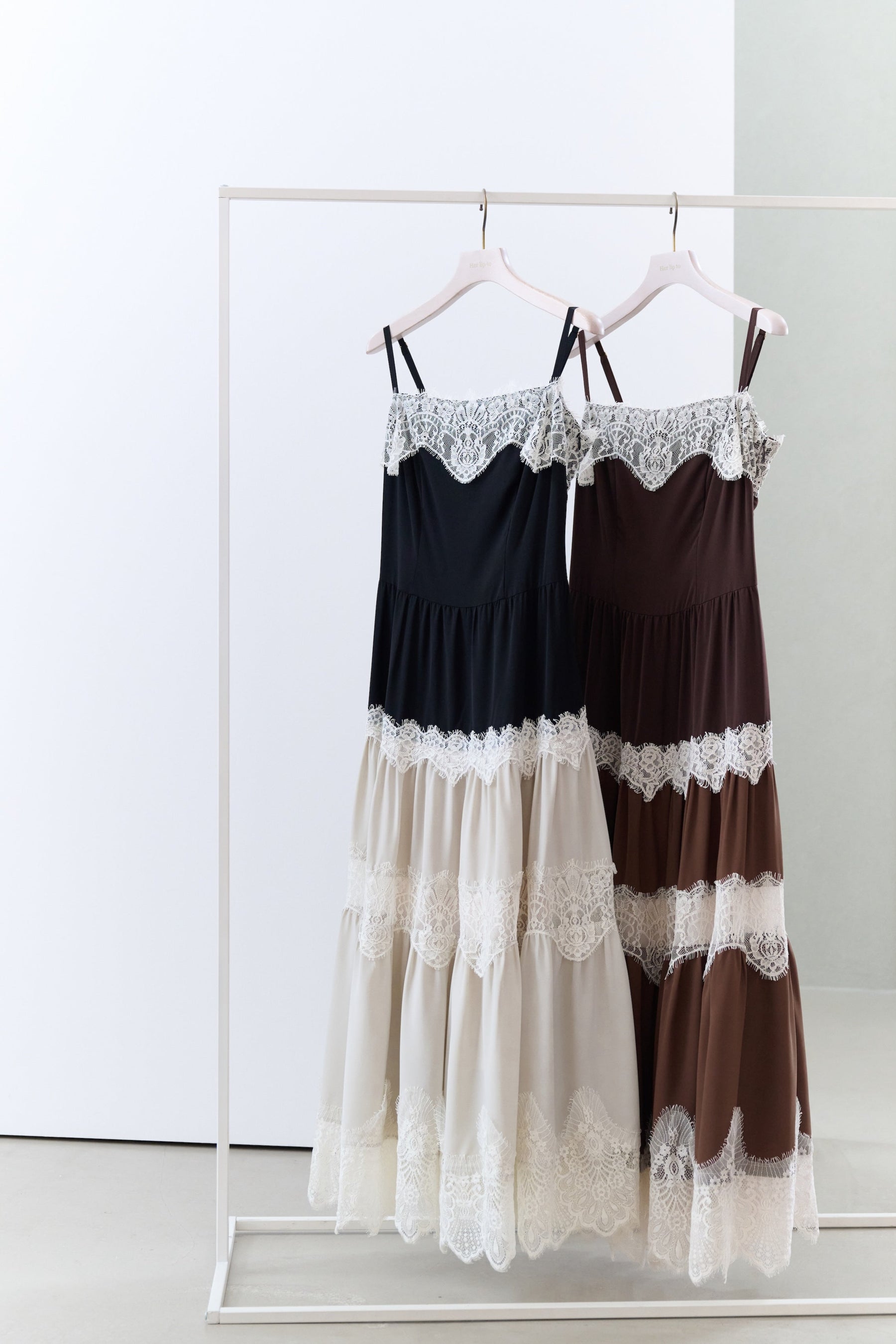 【8月上旬発送】Isa Tiered Lace Cami Dress