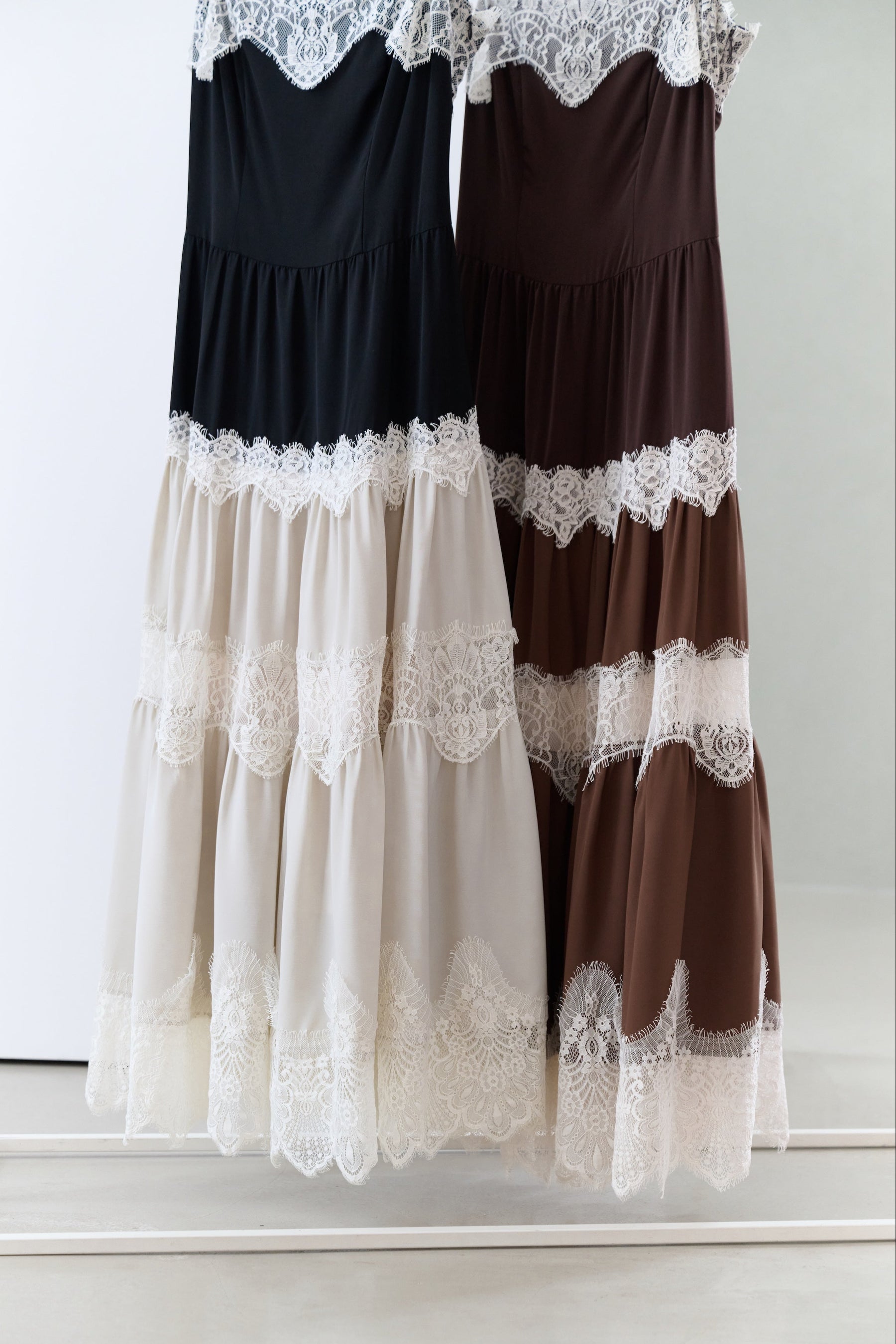【8月上旬発送】Isa Tiered Lace Cami Dress