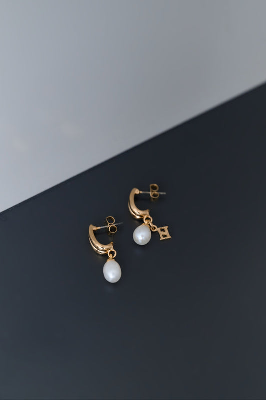 【8月中旬出貨】Twin-Arch Drop Pearl Pierces