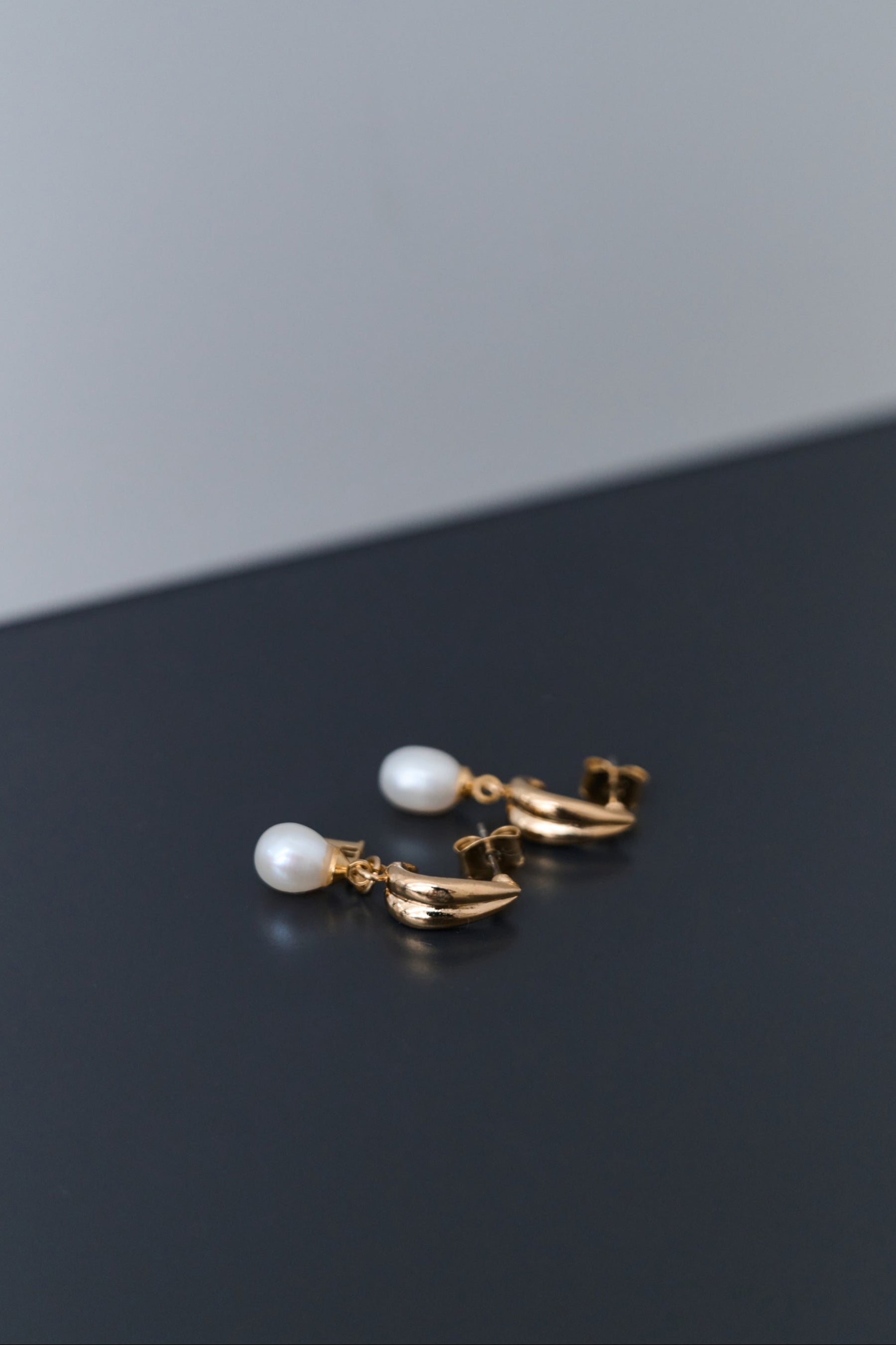 Twin-Arch Drop Pearl Pierces