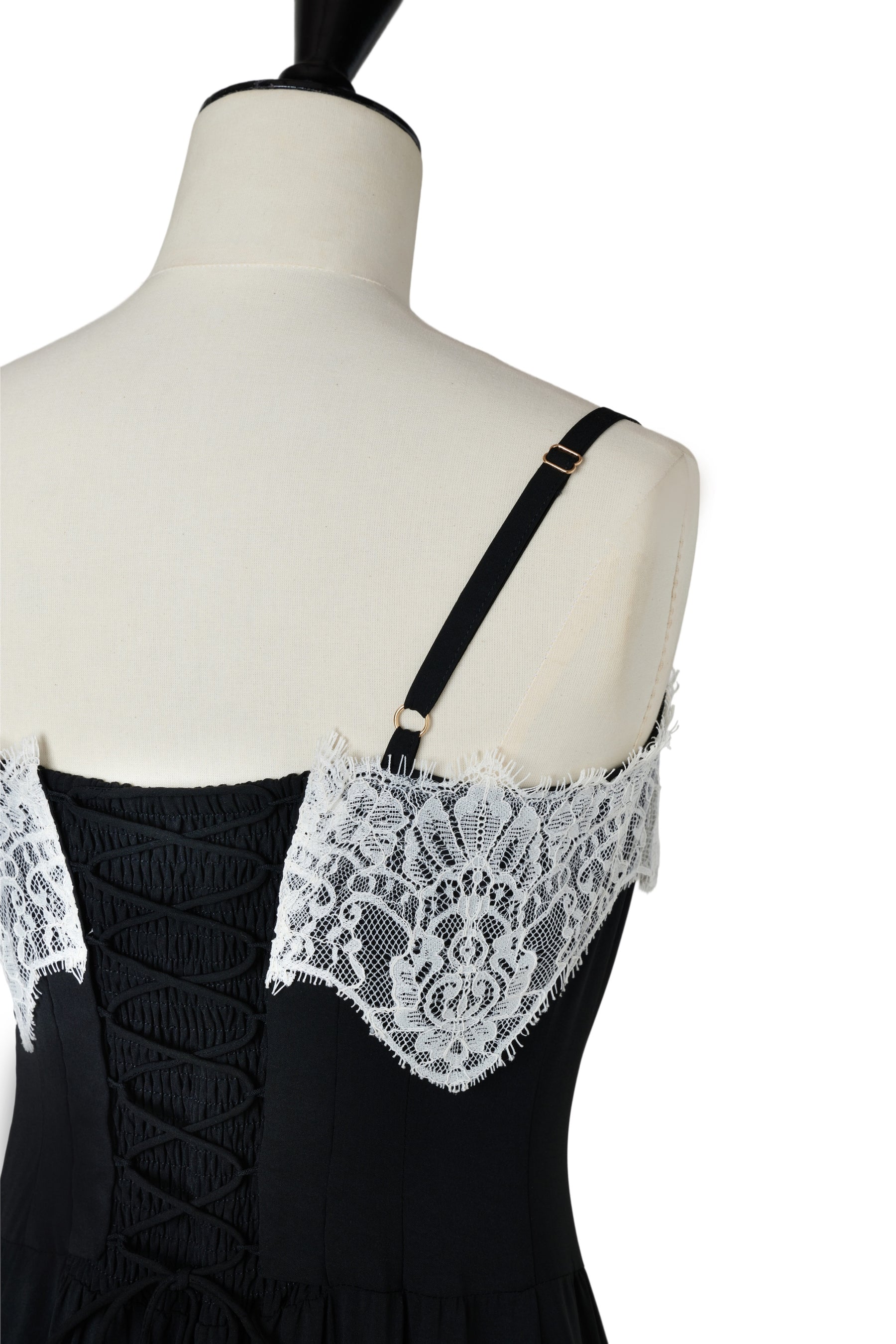 【8月上旬発送】Isa Tiered Lace Cami Dress