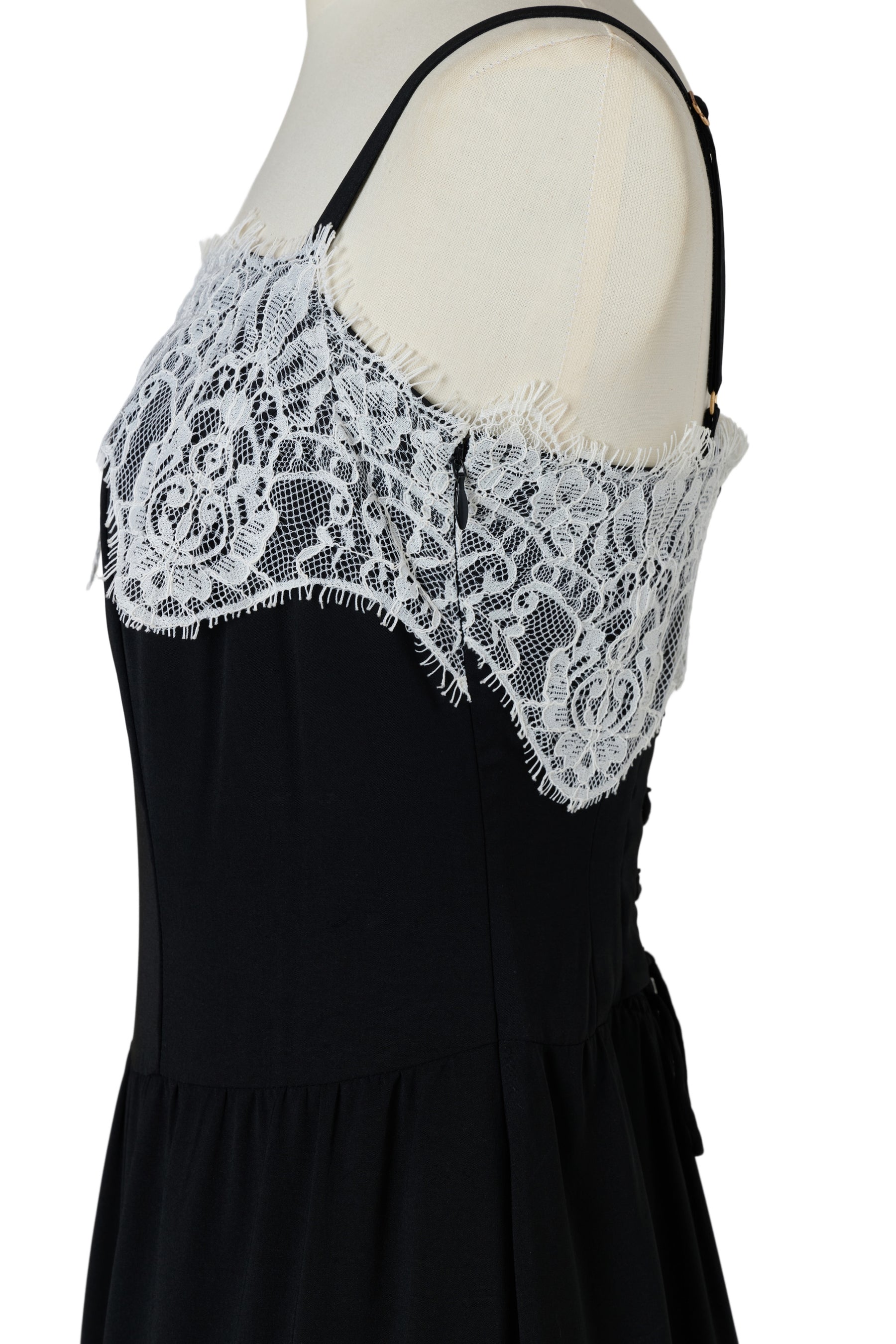 【8月上旬発送】Isa Tiered Lace Cami Dress