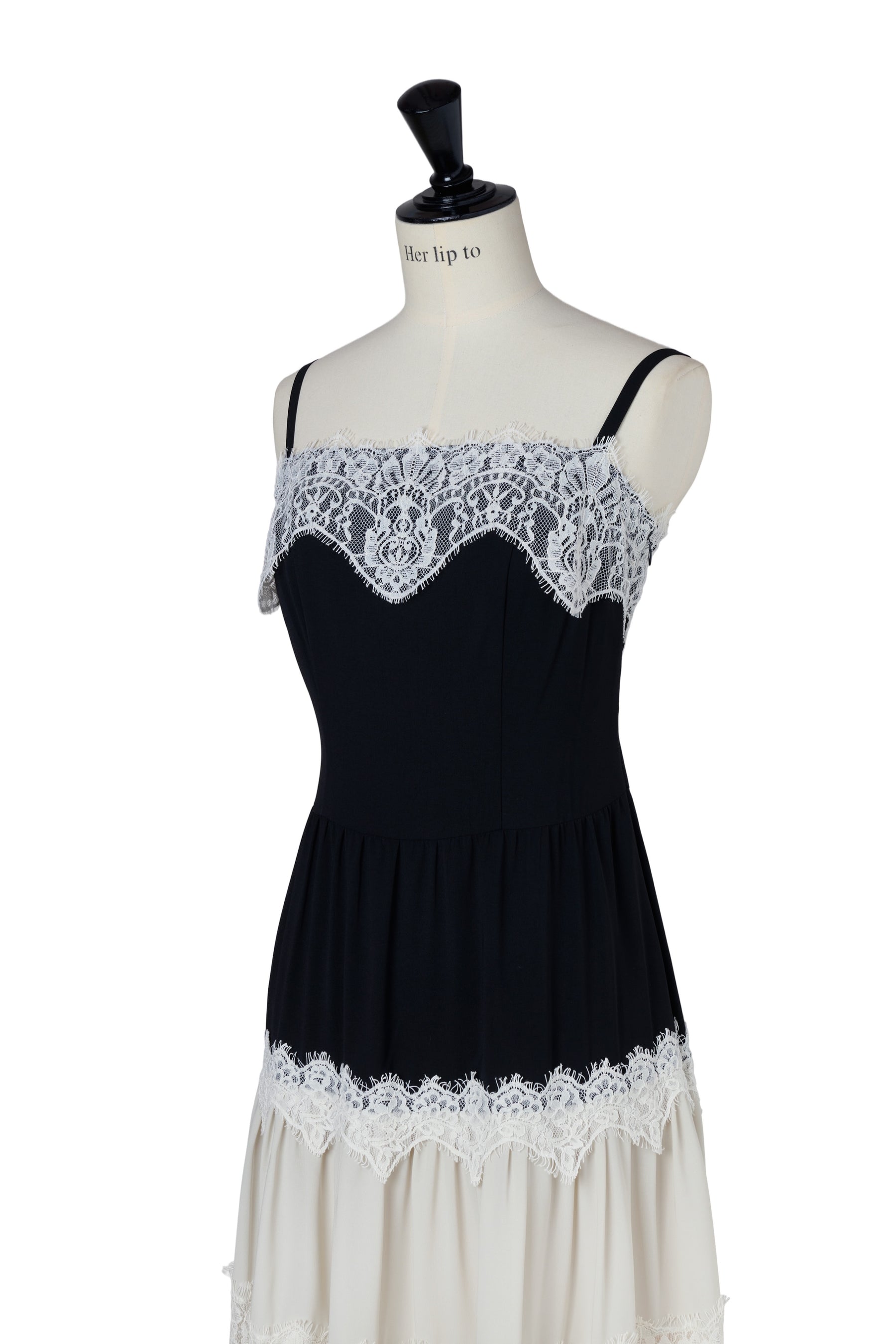 【8月上旬発送】Isa Tiered Lace Cami Dress