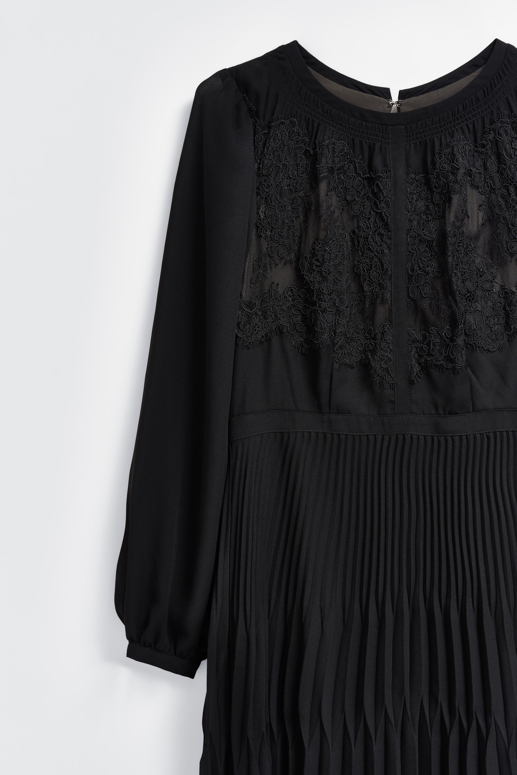 Vol.1 Pleated Chiffon Lace Dress