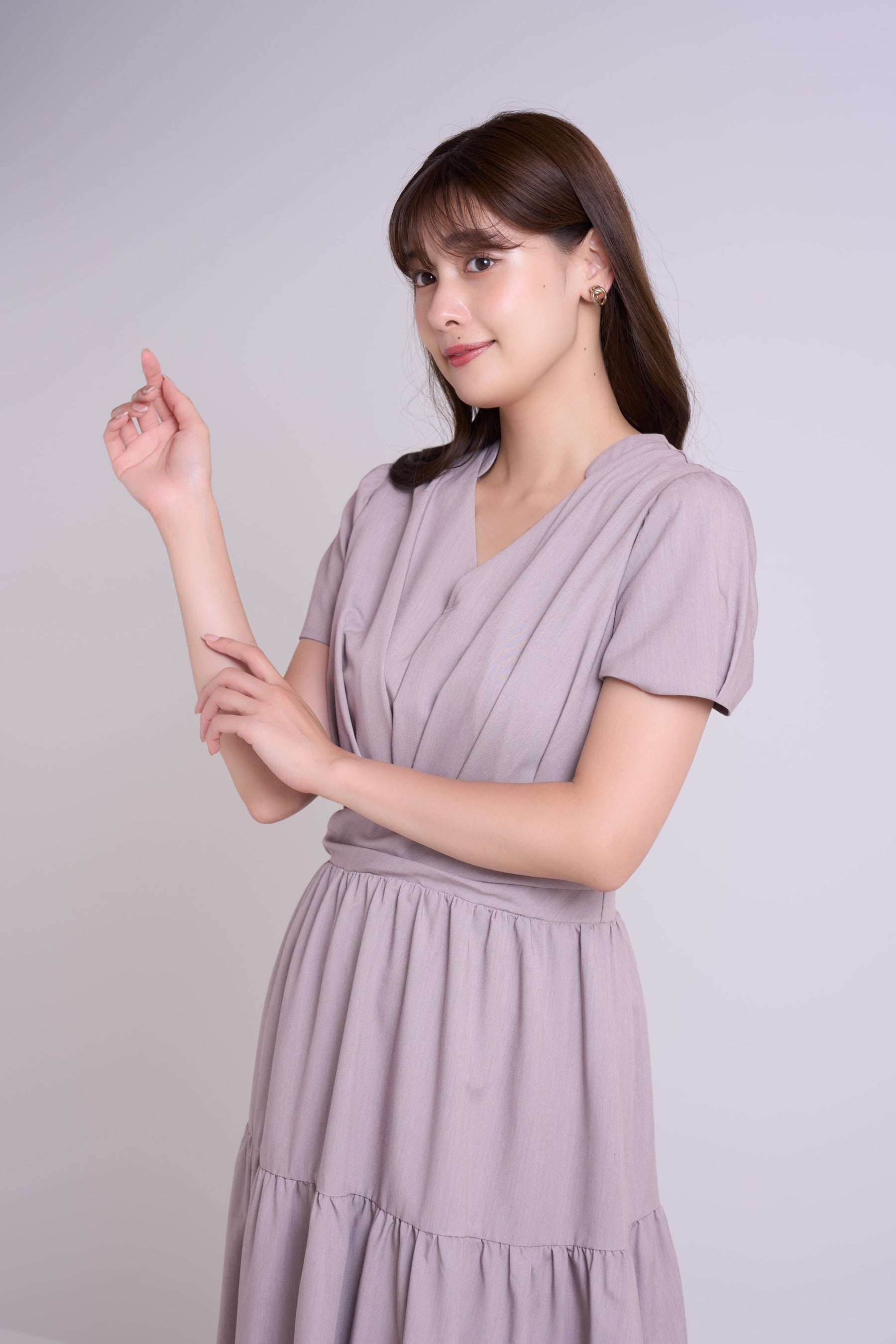【8月下旬発送】Tucked Gathered Shirt Dress