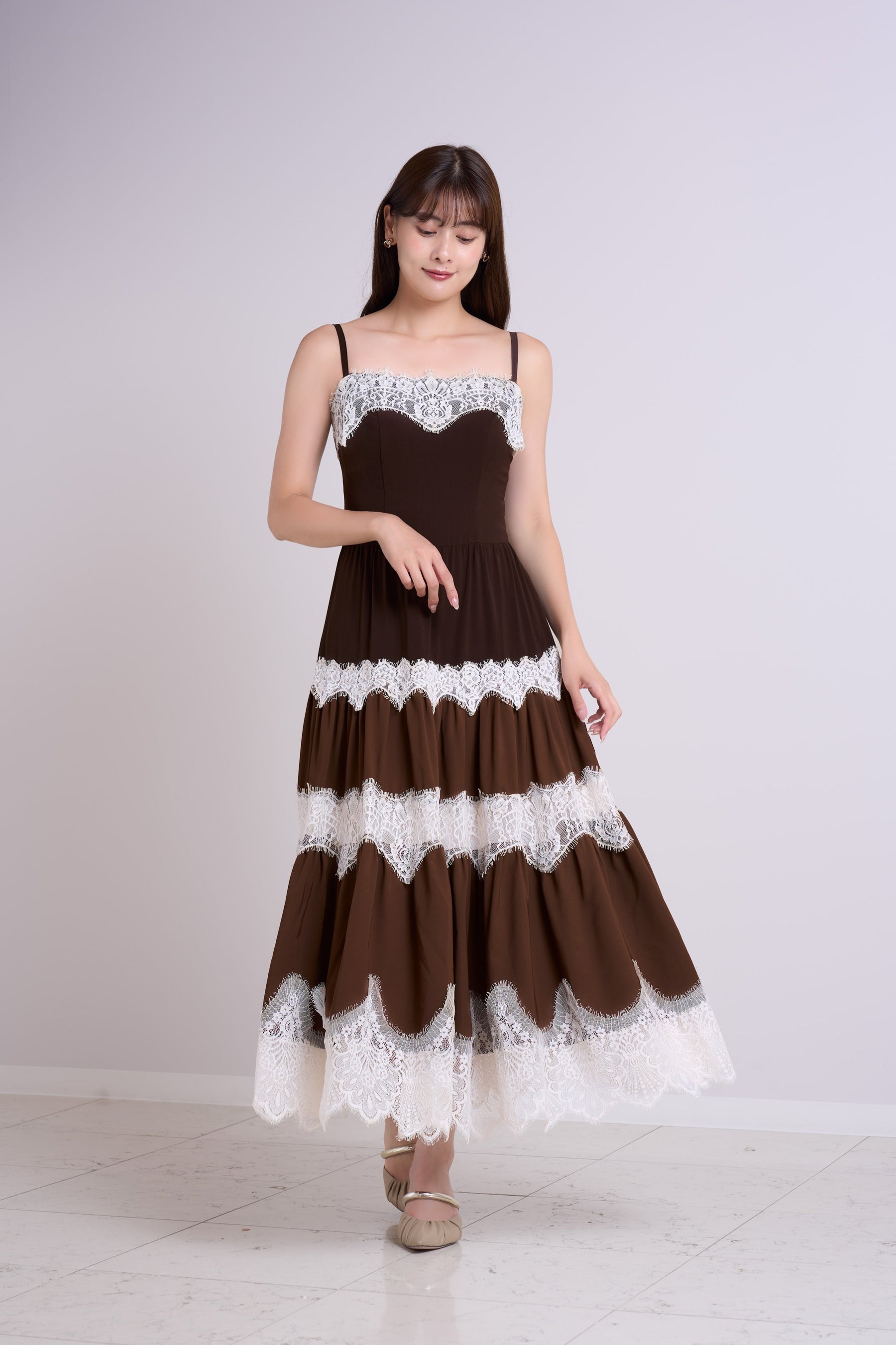 【8月上旬発送】Isa Tiered Lace Cami Dress