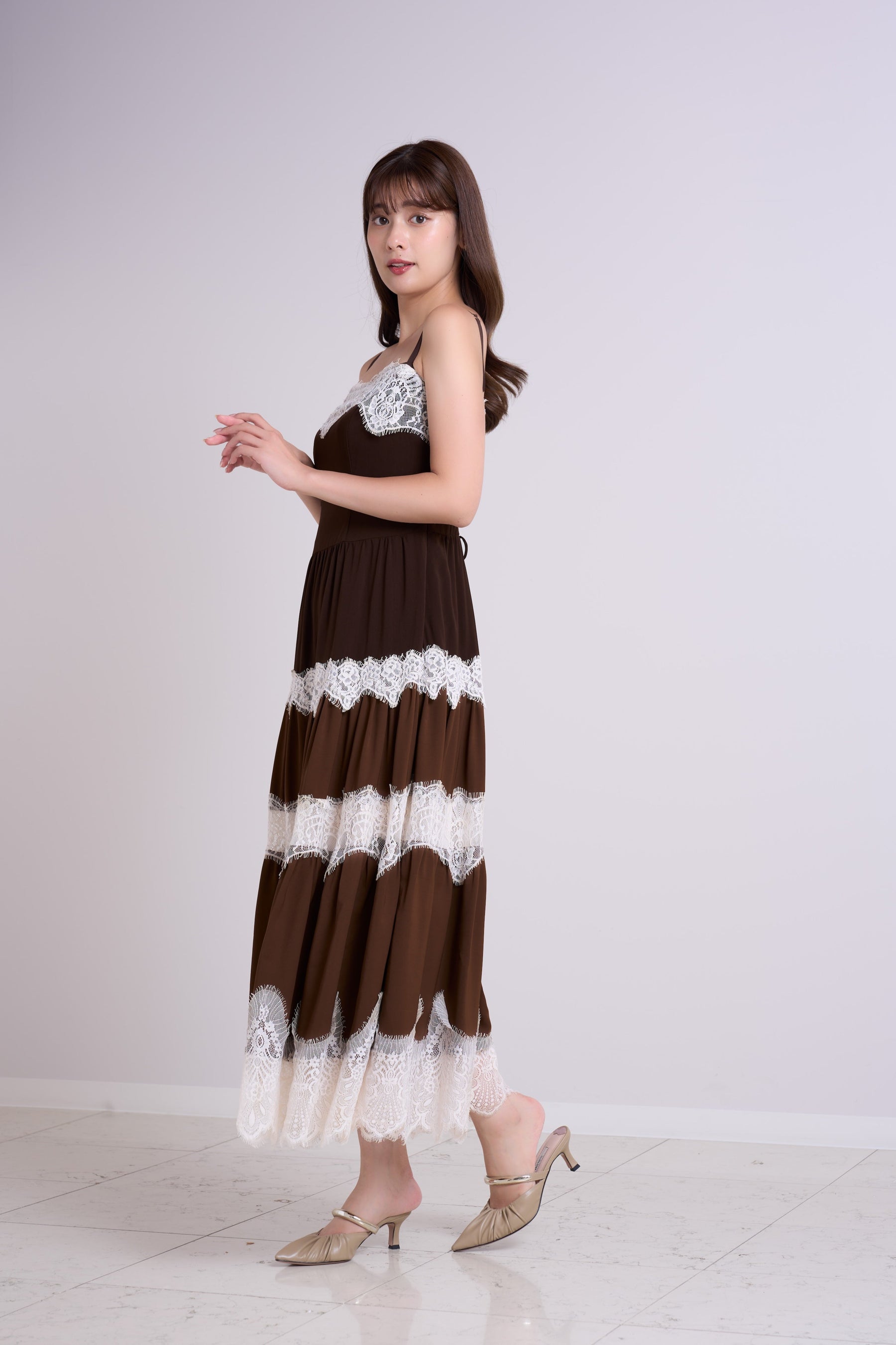 【8月上旬発送】Isa Tiered Lace Cami Dress