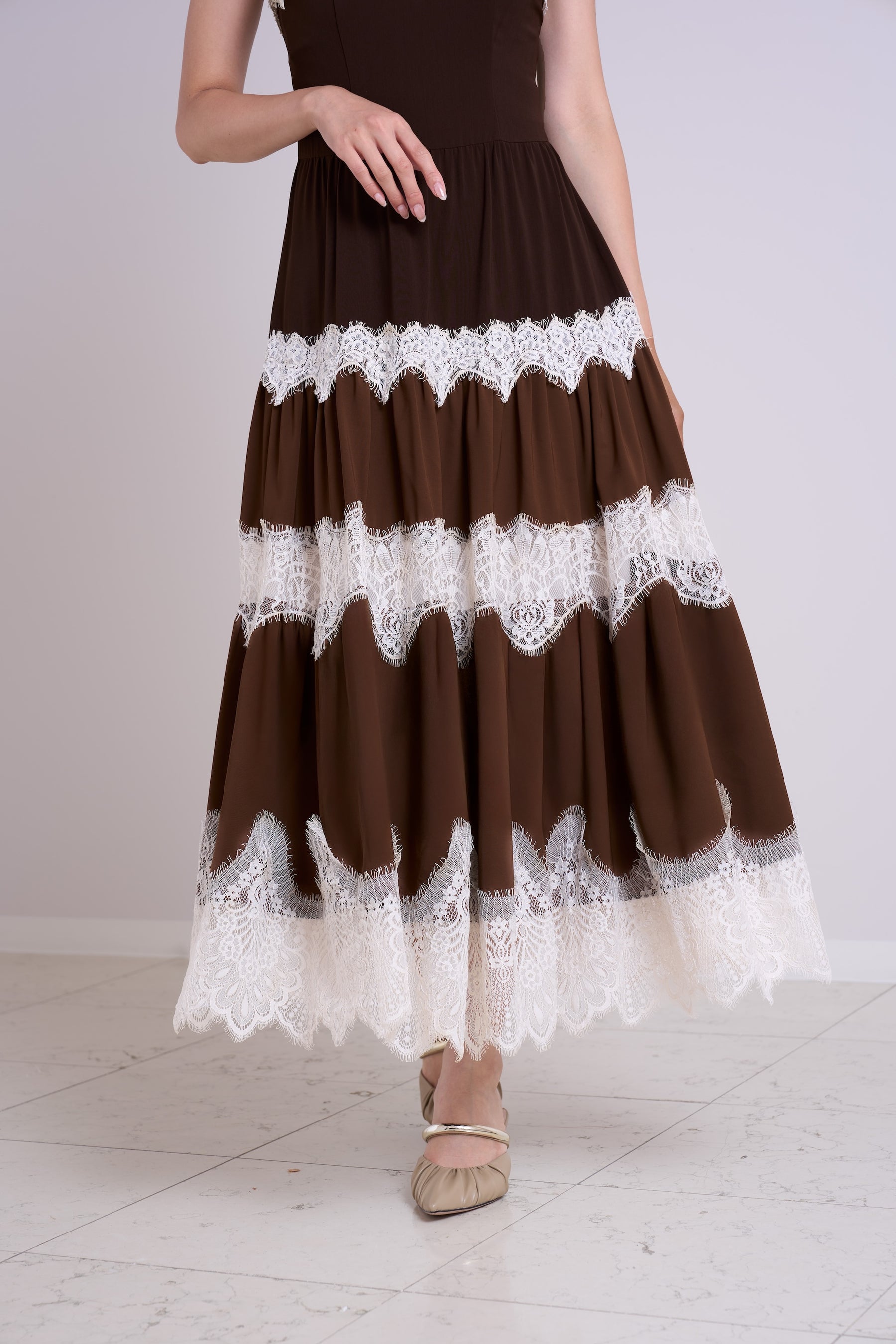 【8月上旬発送】Isa Tiered Lace Cami Dress