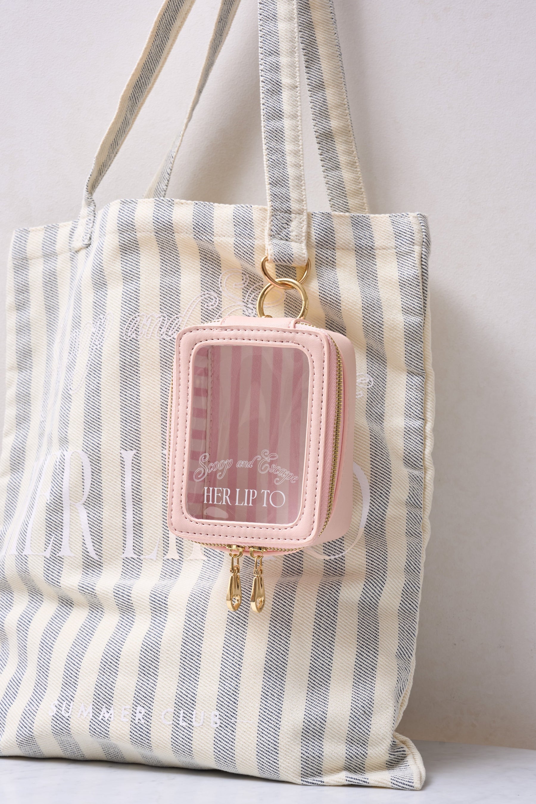 Scoop and Escape Multi Pouch