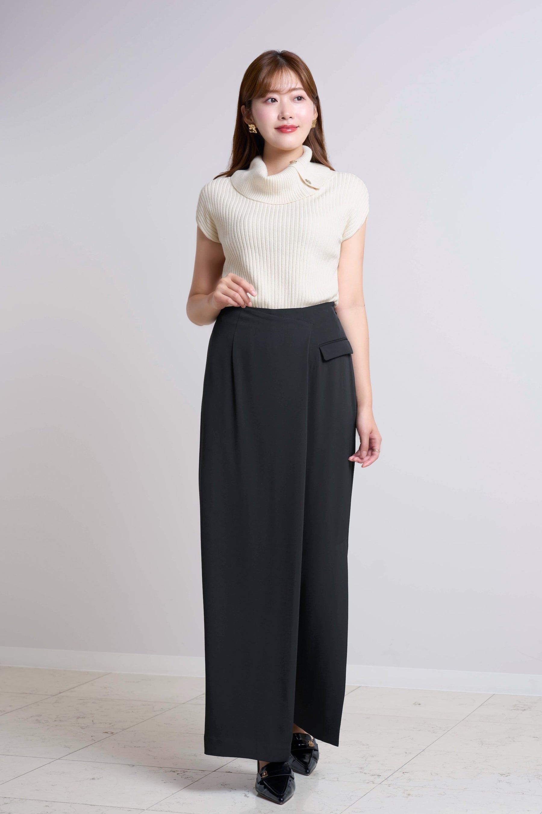 Front Overlap Pants