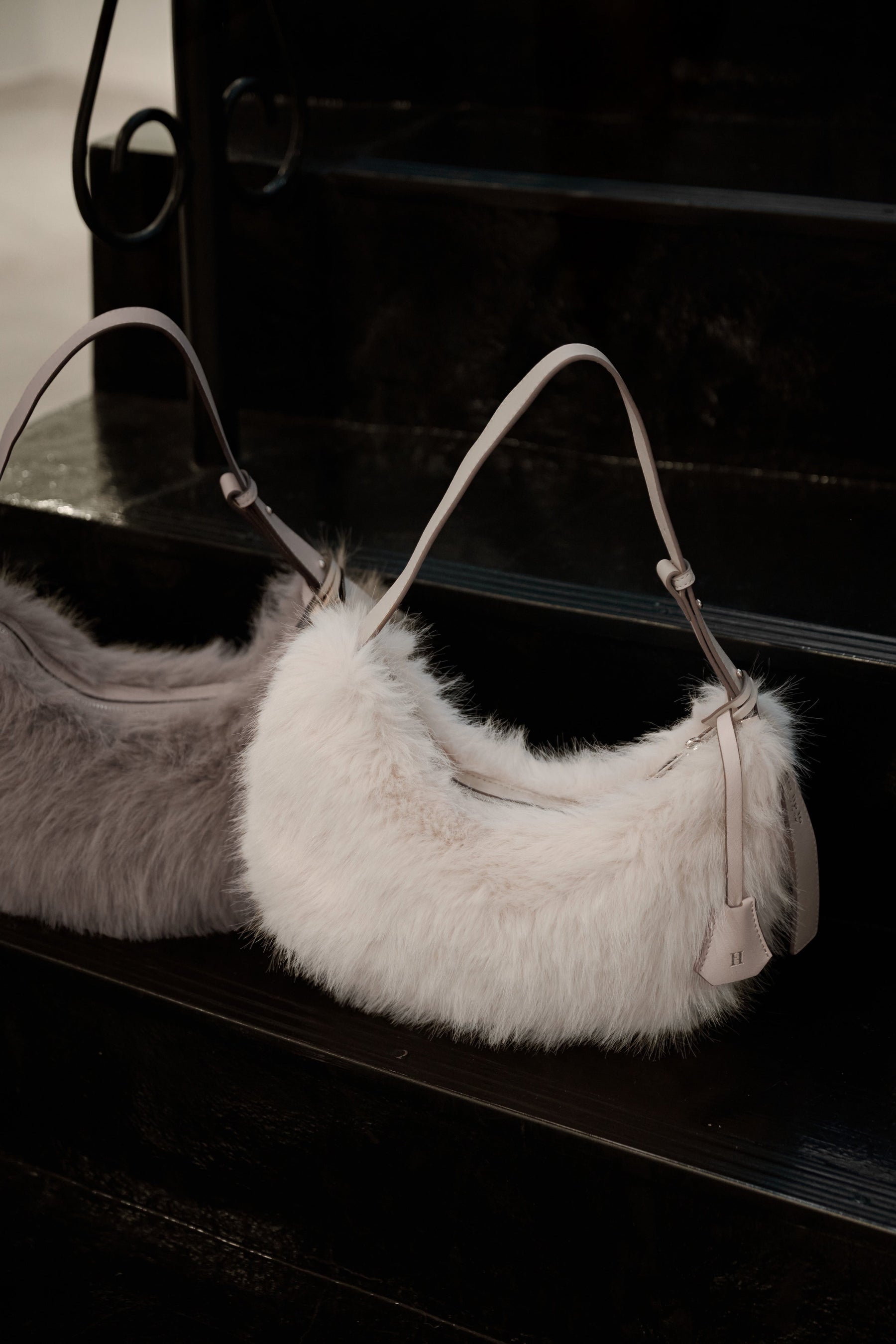 【9月中旬発送】Faux Fur Shoulder Bag