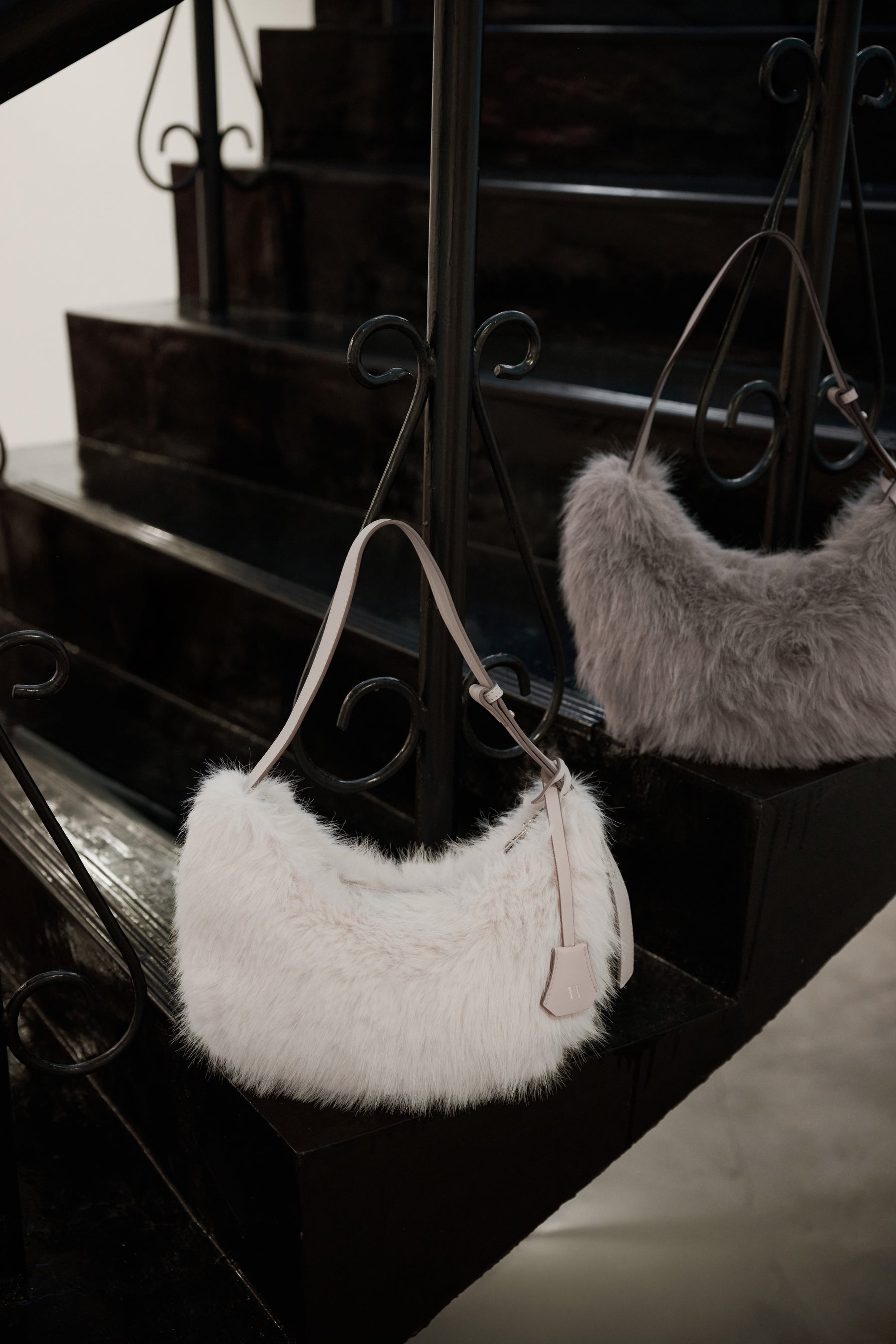 【9月中旬発送】Faux Fur Shoulder Bag