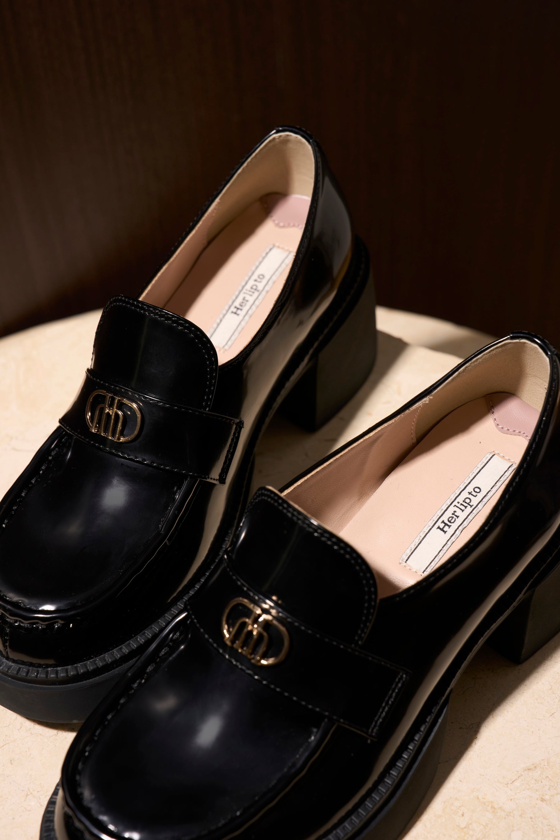 【新色】Trois Logo Loafers