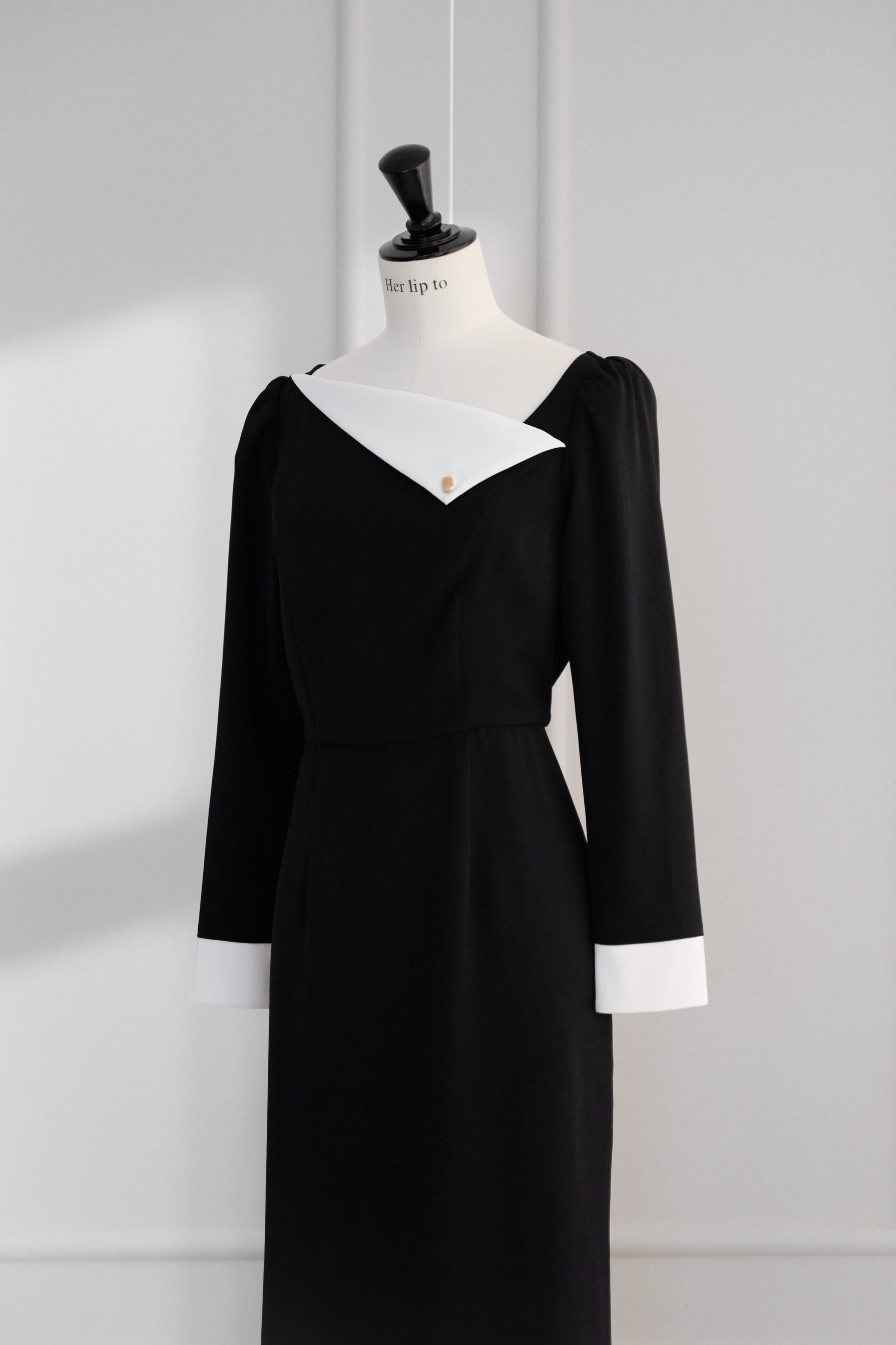 【11月上旬発送】Asymmetrical Collar Dress