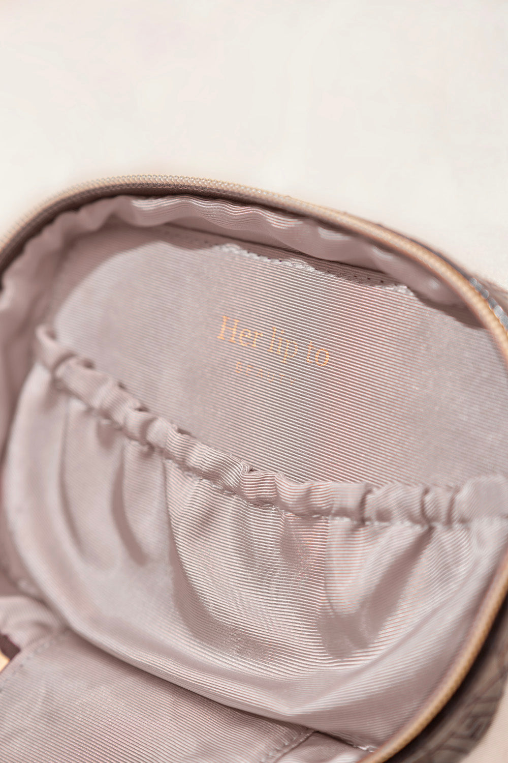 HLT HOLIDAY SET - VANITY POUCH -
