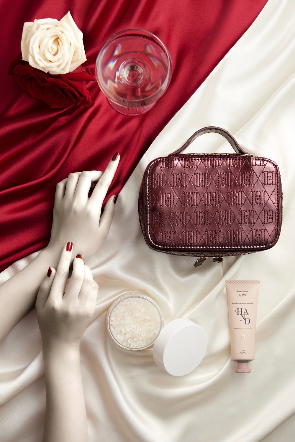 HLT HOLIDAY SET - VANITY POUCH -