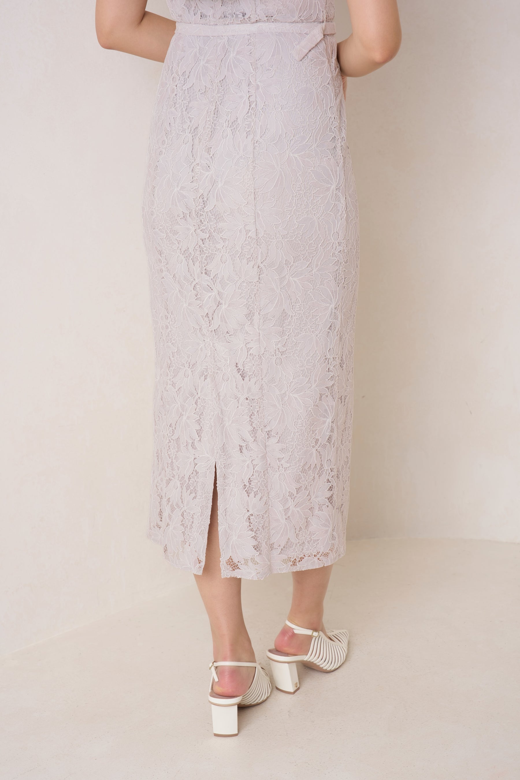 【pure white】Waltz Floral Lace Belted Dress