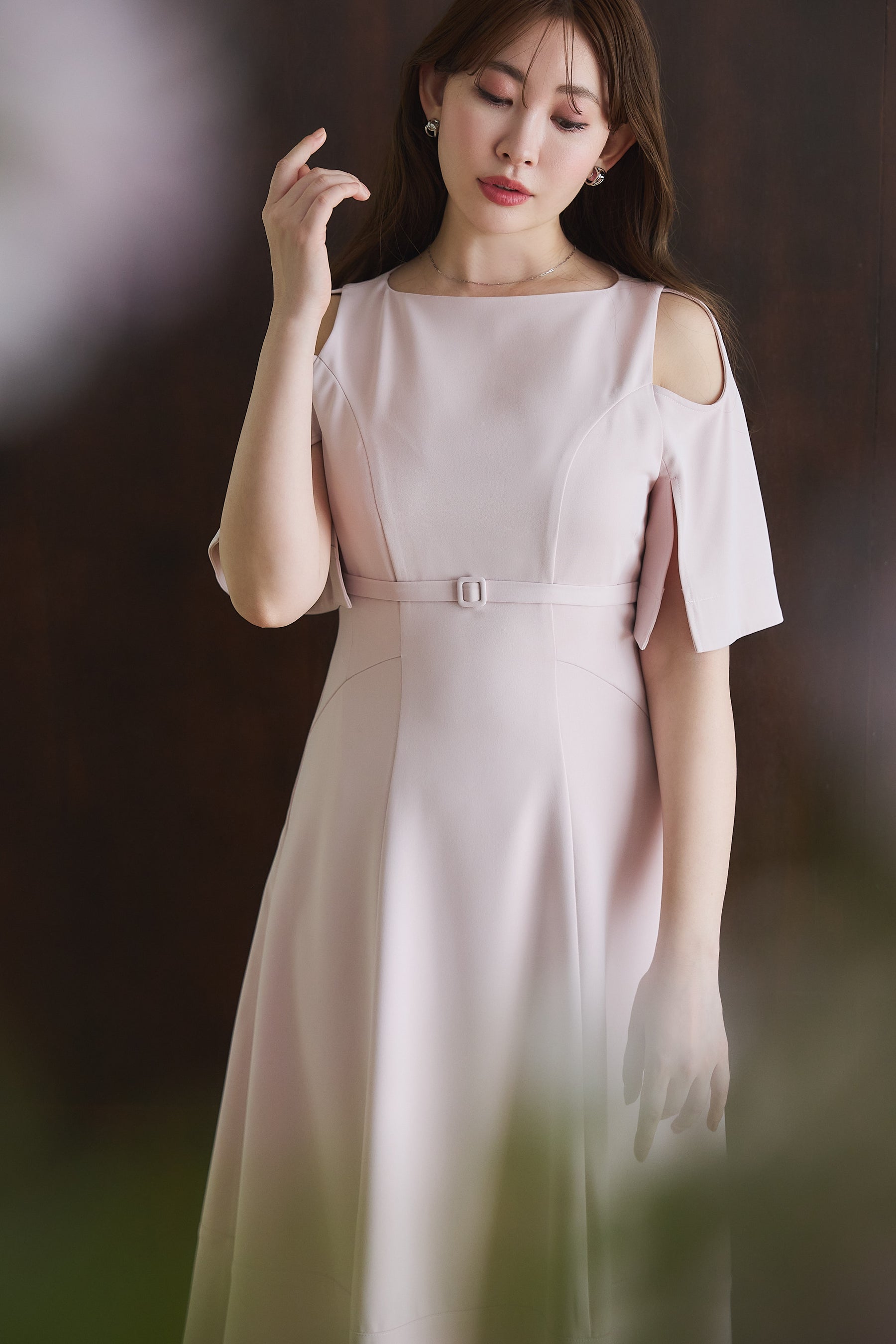 【新色】Adelaide Slit Sleeve Belted Dress