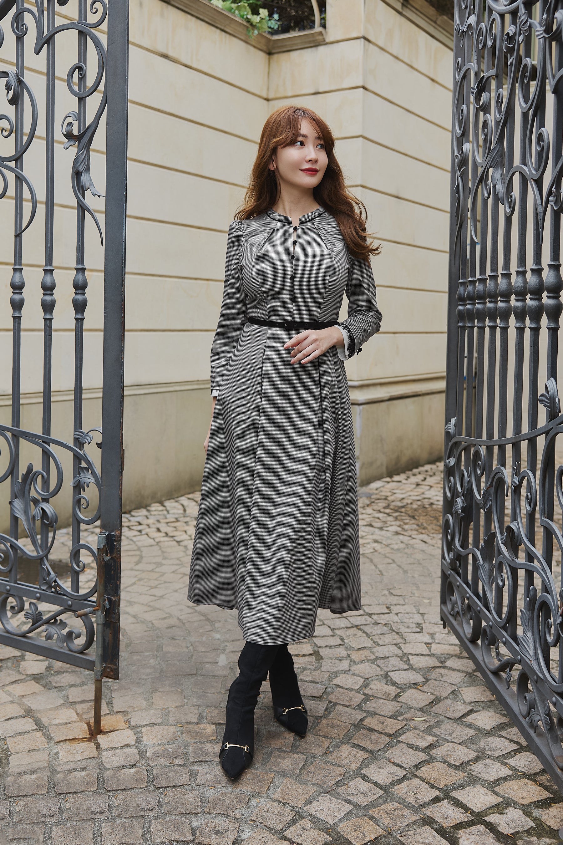 【11月中旬発送】Classic Monochrome Check Midi Dress