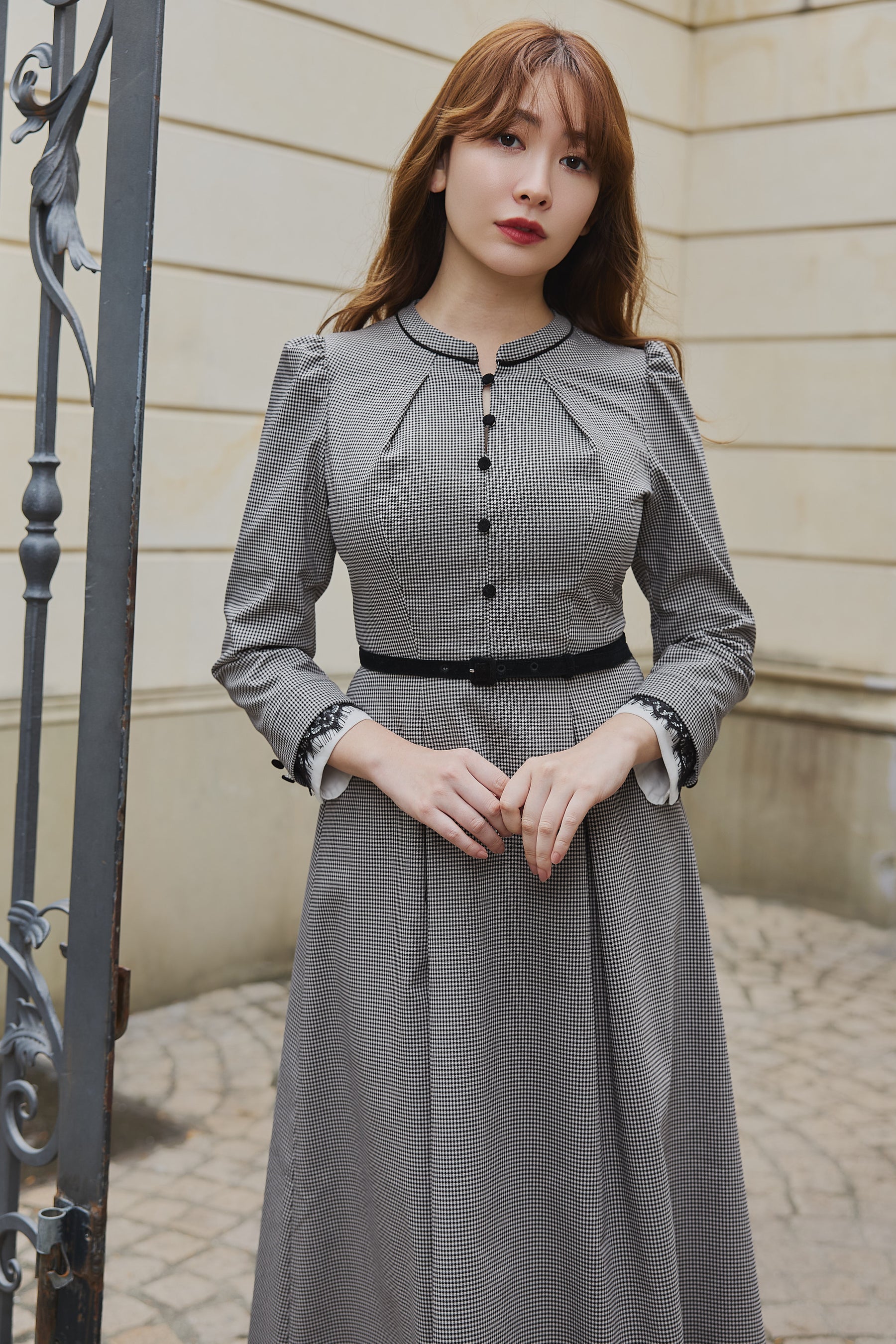 【11月中旬発送】Classic Monochrome Check Midi Dress