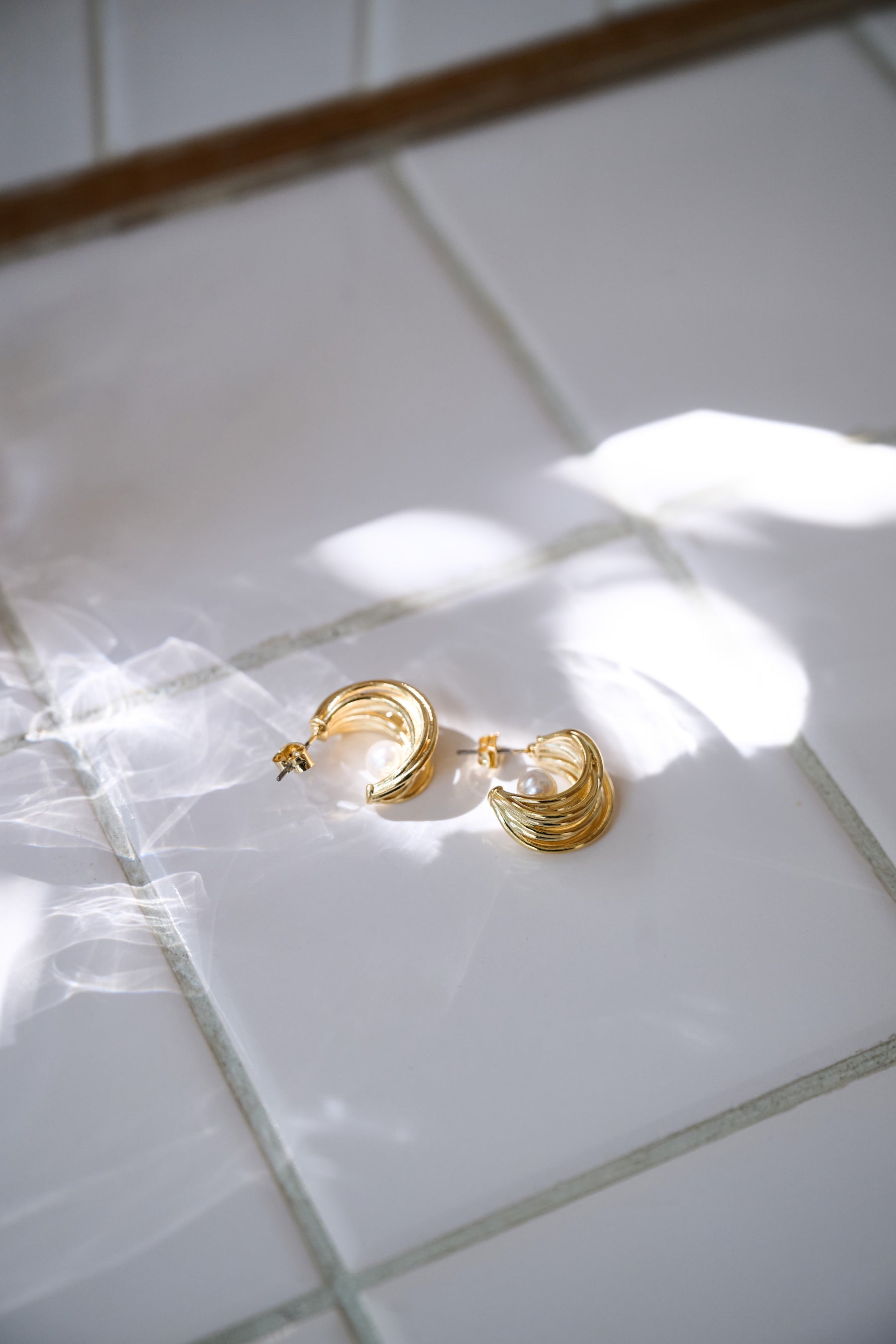 Cocoon Pearl Pierces
