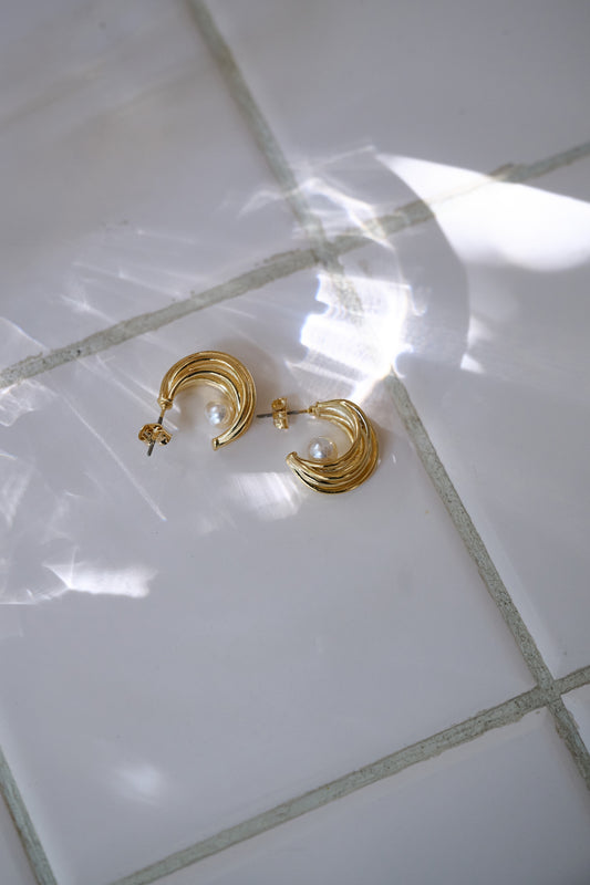 Cocoon Pearl Pierces