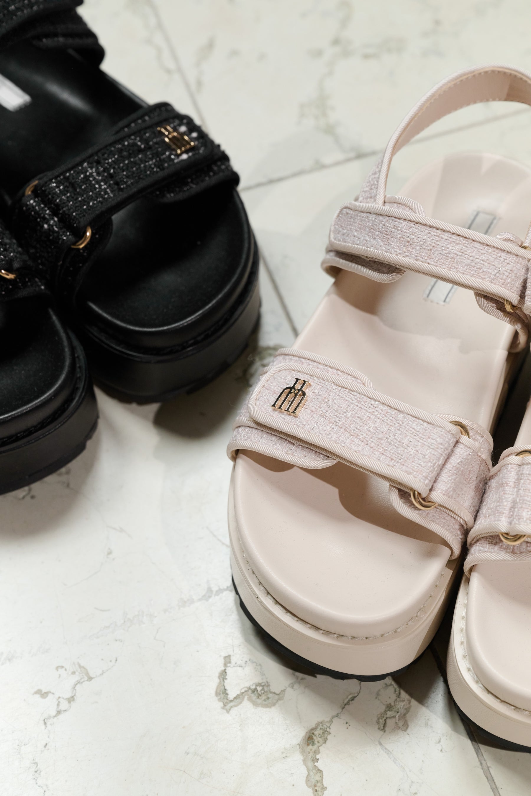 【6月下旬発送】Trois Tweed Platform Sandals