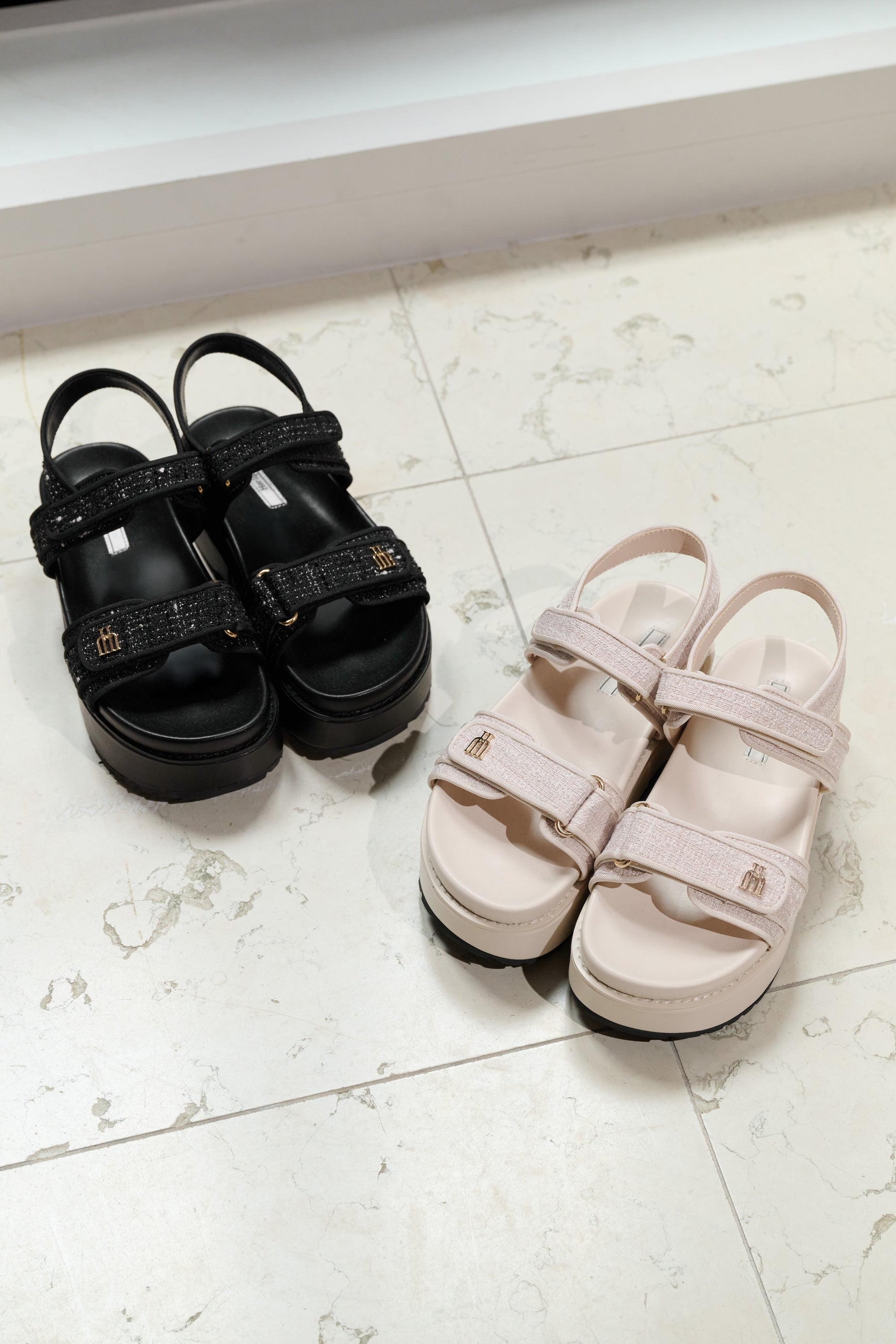 【6月下旬発送】Trois Tweed Platform Sandals