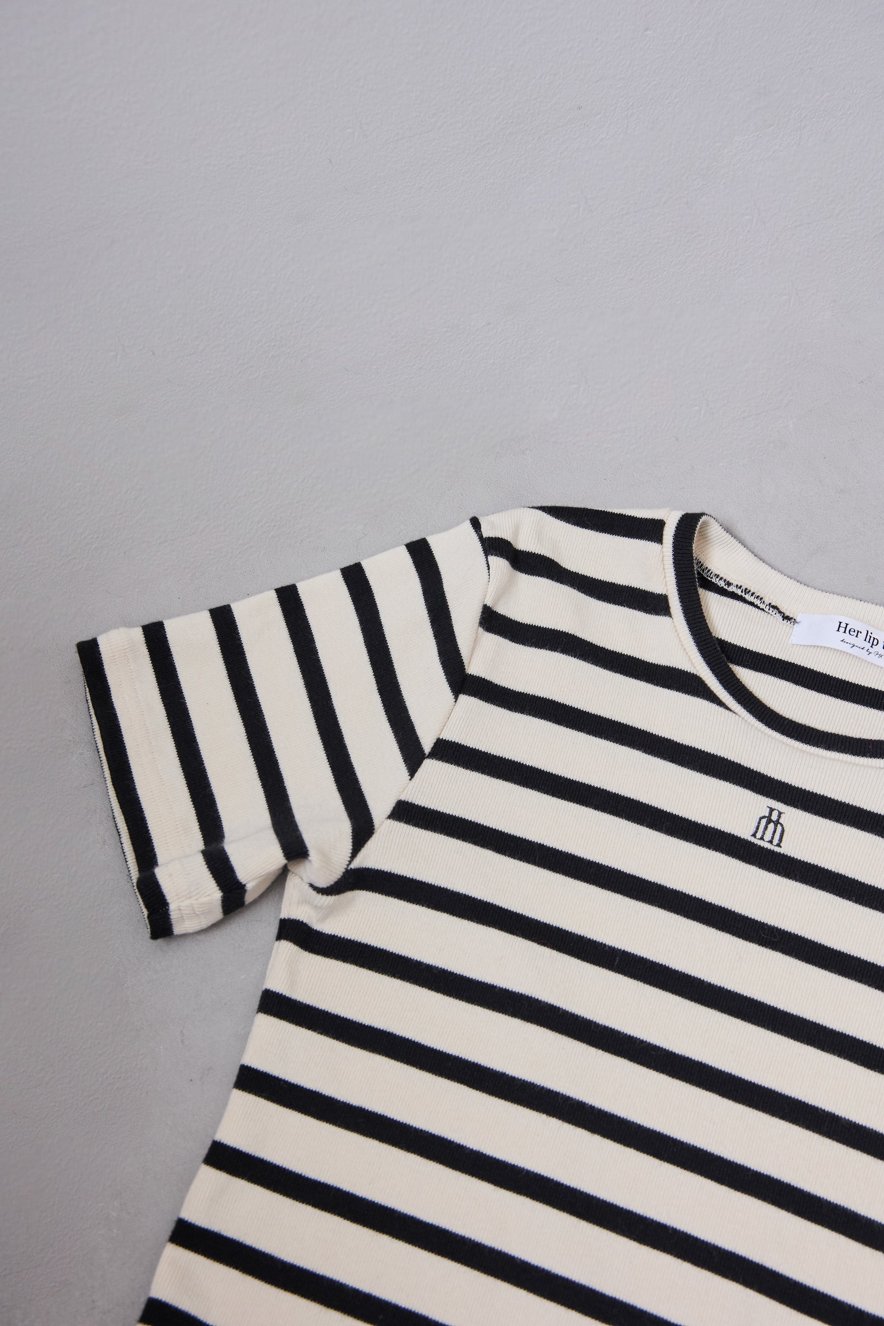 Trois Logo Ribbed Tee