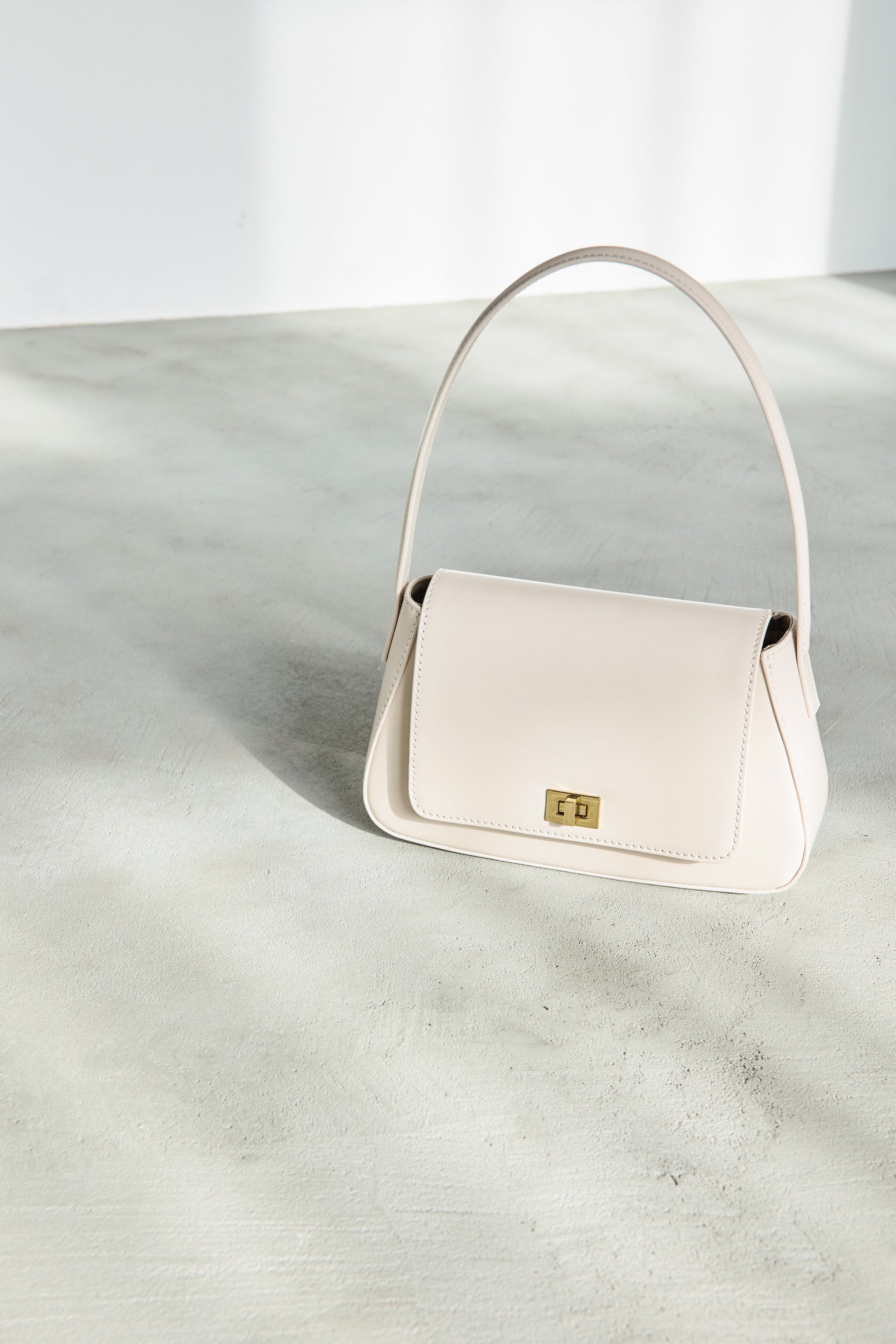 【新色】Classic Lady Baguette Bag