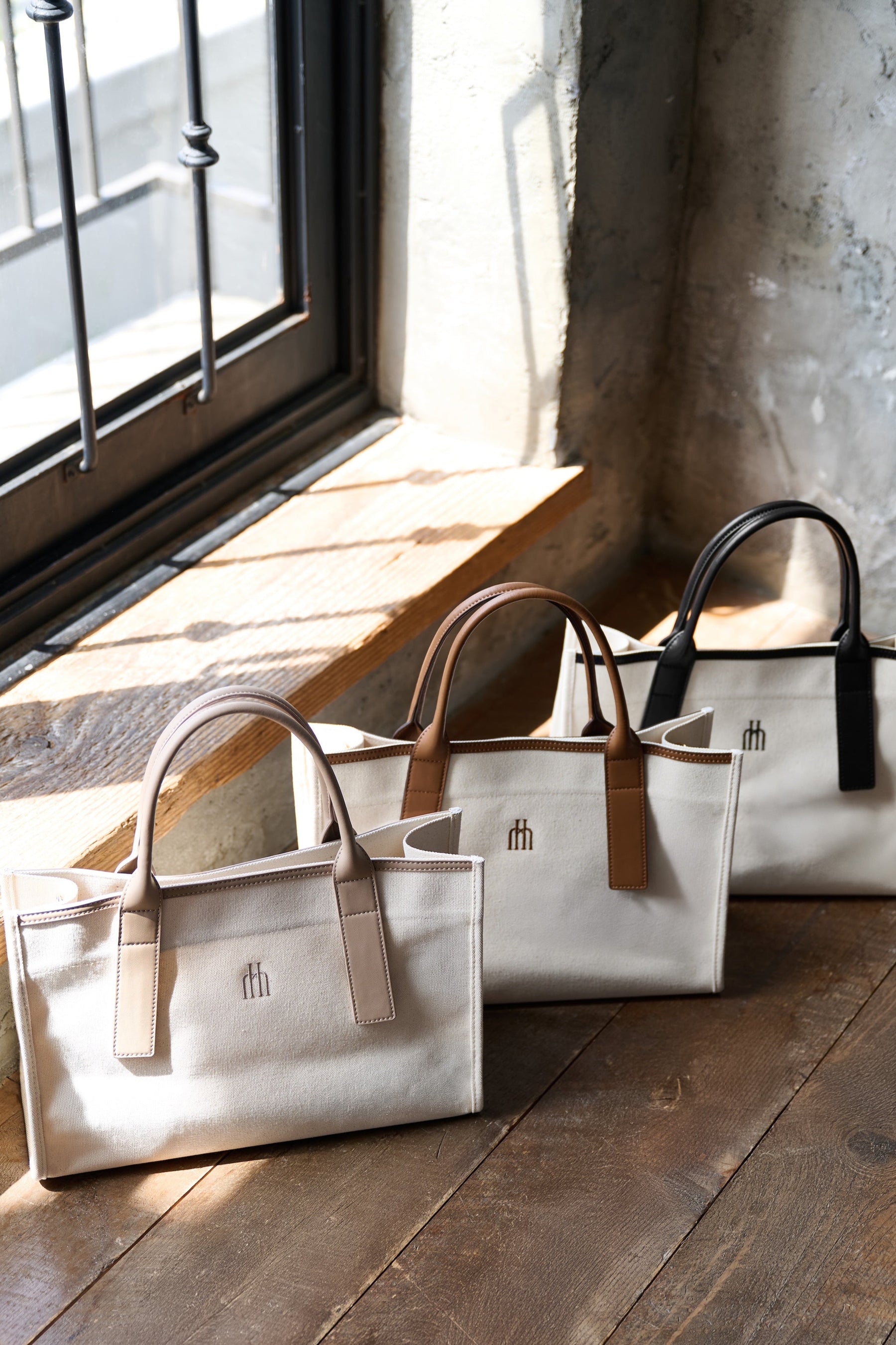 【新色】Trois Logo Basic Tote Bag