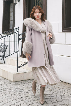 【10月中旬発送】Madeleine Faux Fur-Trimmed Rever Coat