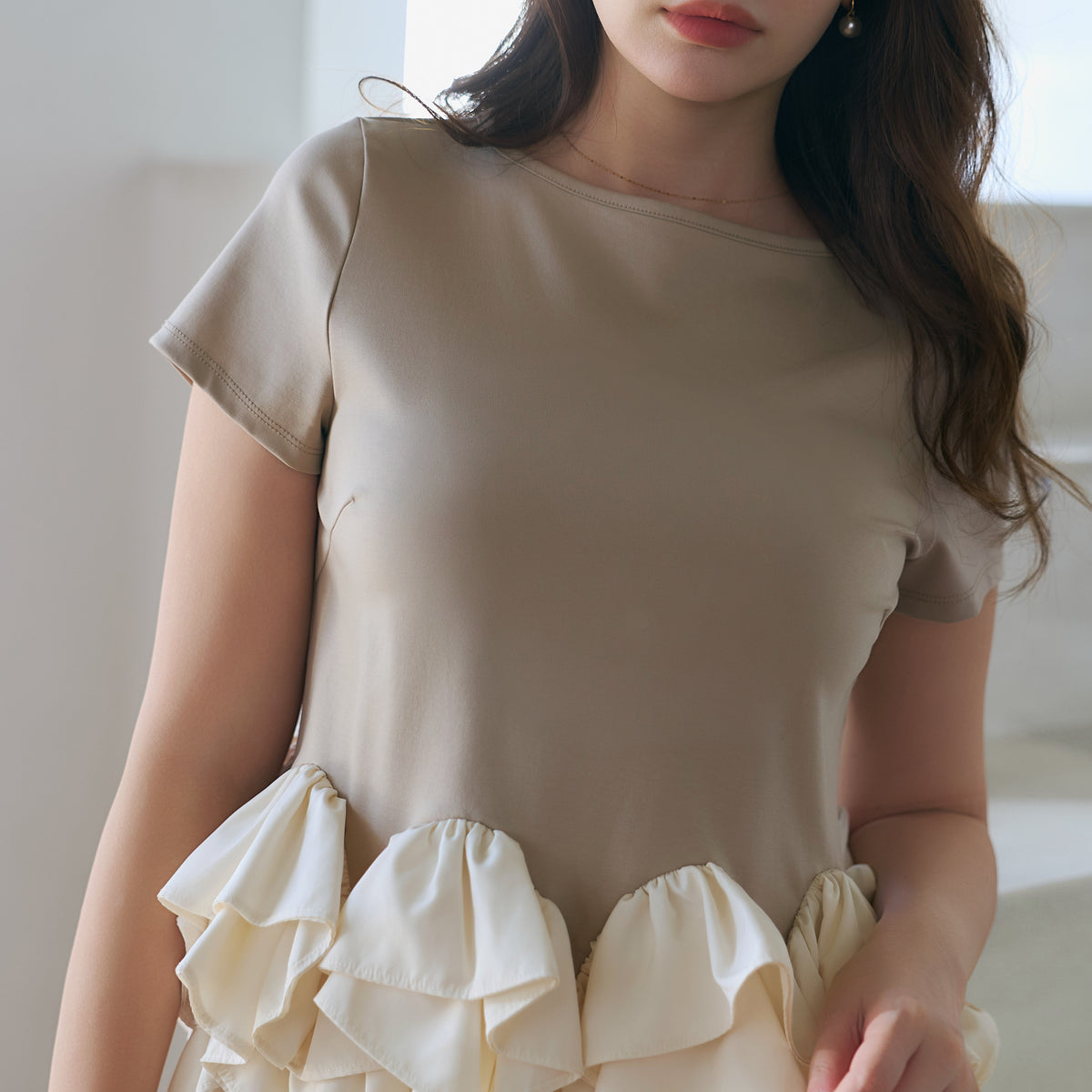 トップス Petal-Hem Frill Top Petal-Hem Frill Top