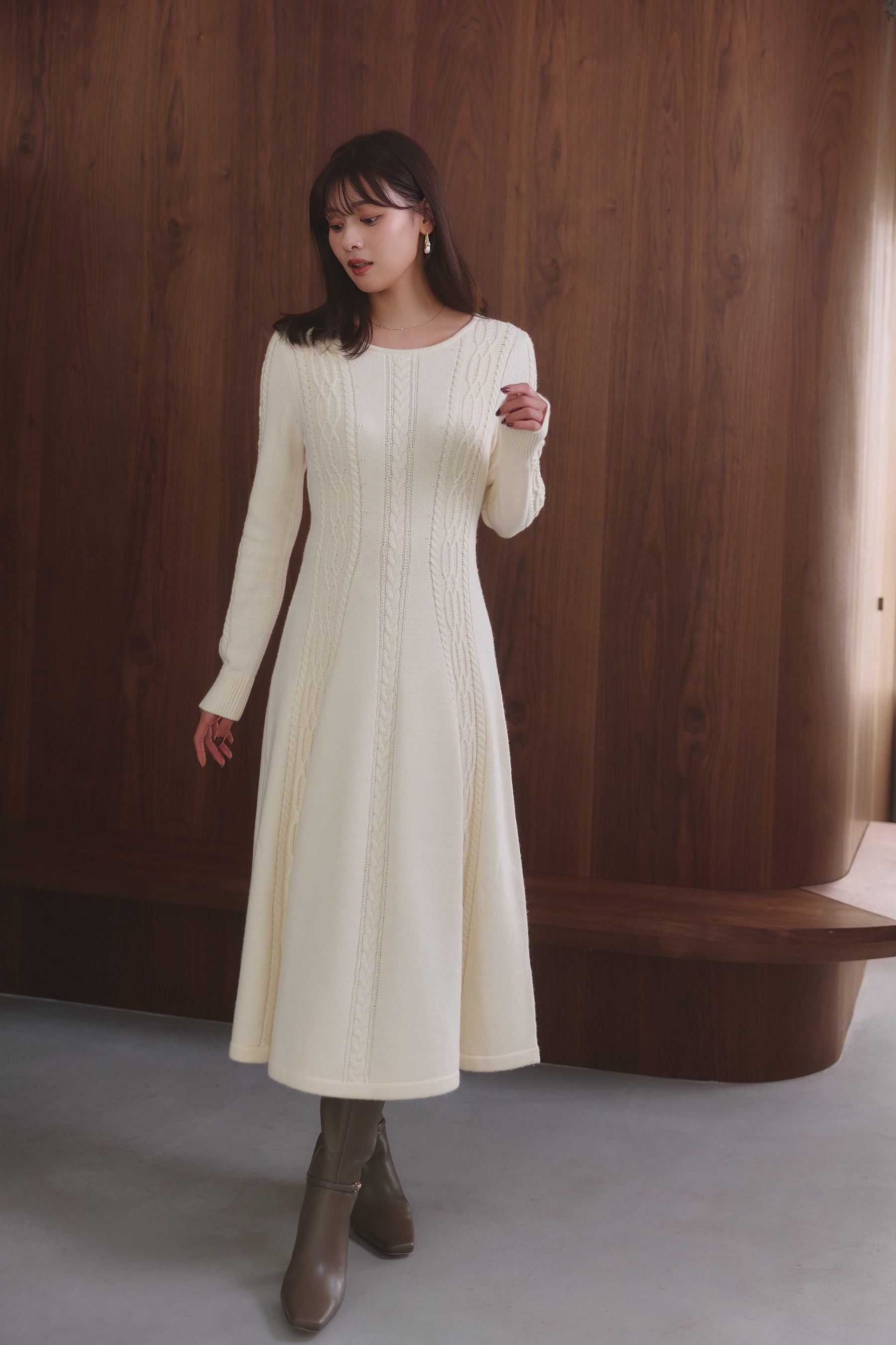 ［Essentia］Cable-Knit Flared Dress